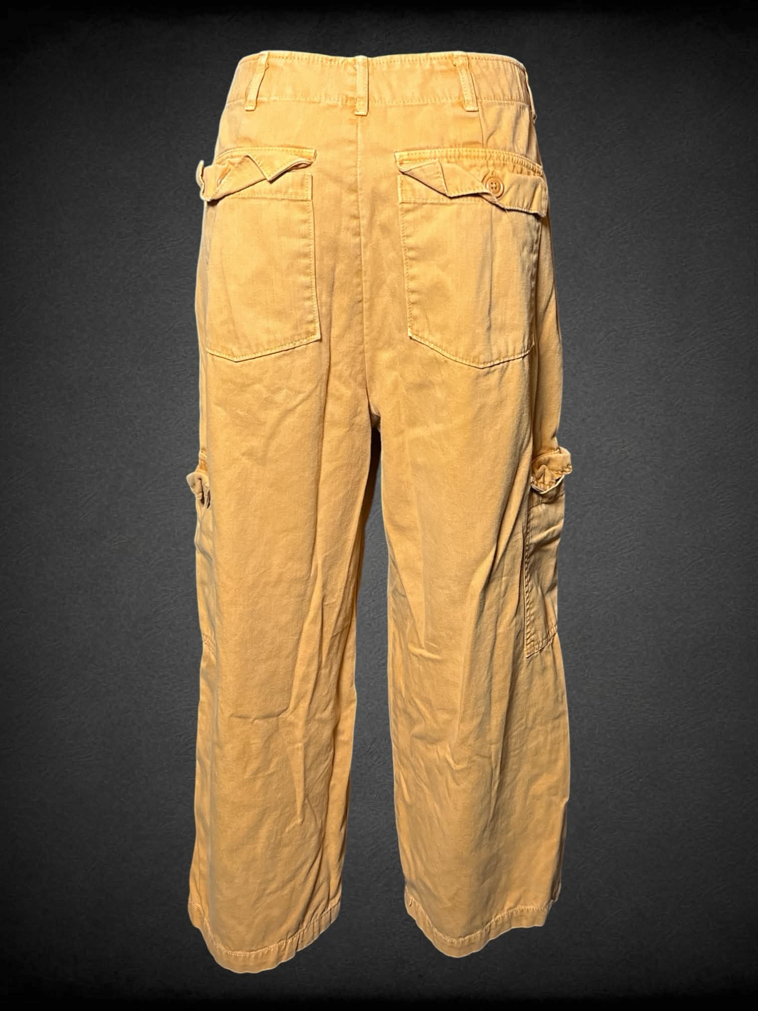 M Universal Threads mustard yellow cargo pants