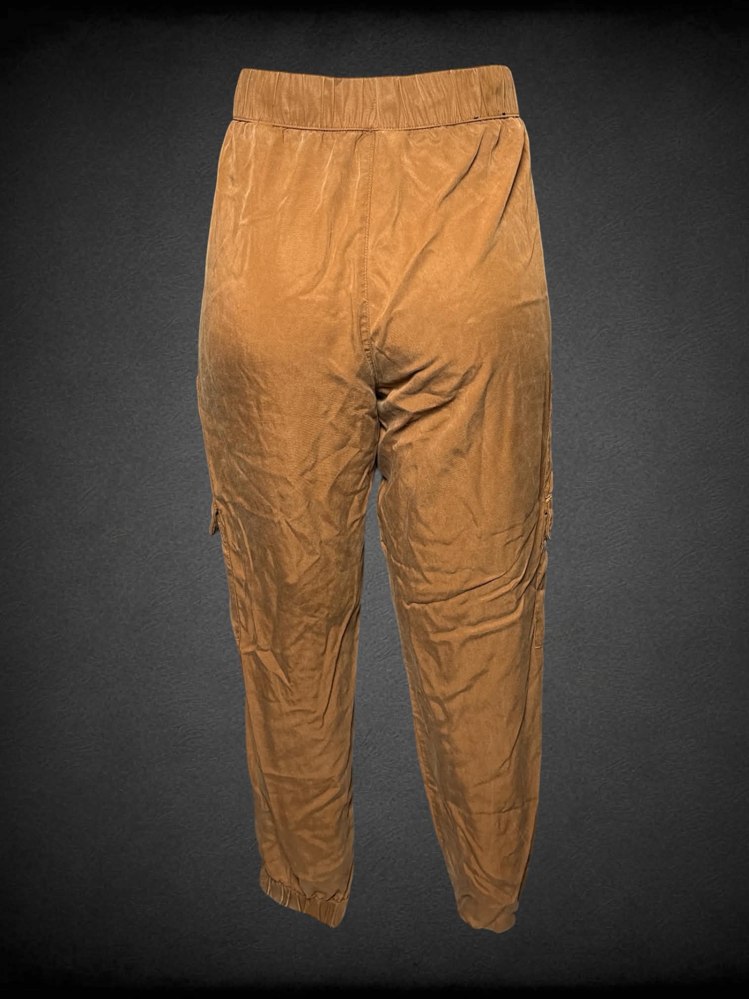 L Banana Republic brown soft cargo pants with stretch waist