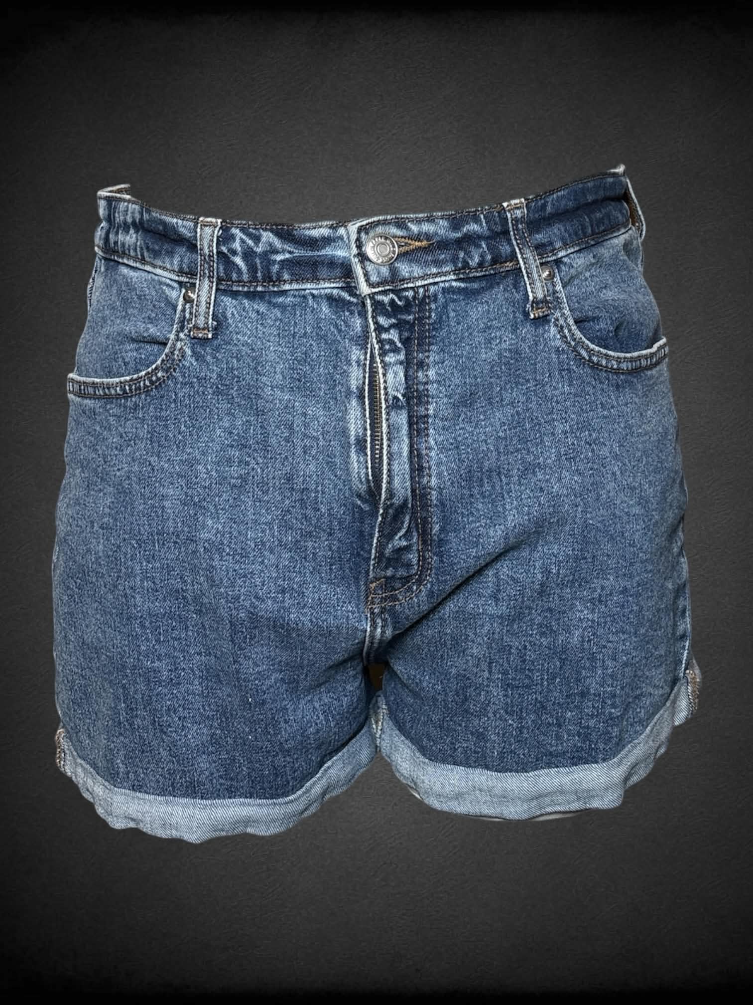 XL Weekend Soul peach shorts with white striped pattern, and stretch waist (Copy)