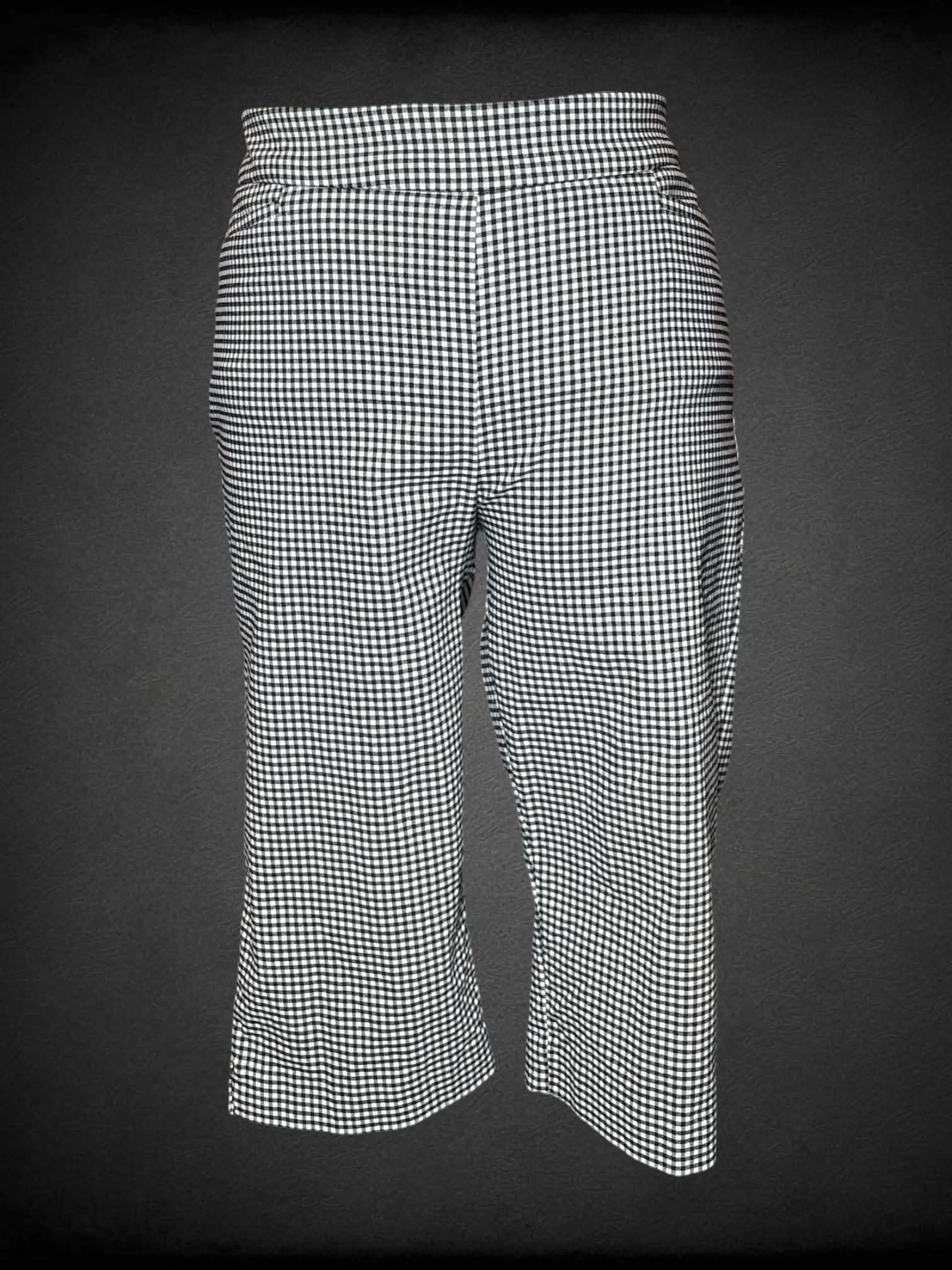 0X Chico’s black & white gingham capri pants