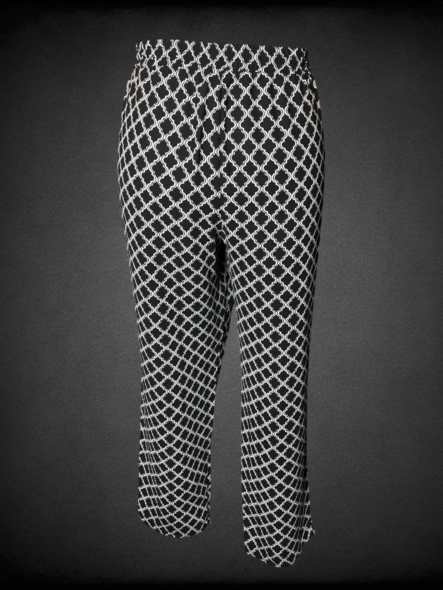 2X Roz & Ali black pants with white quatrefoil pattern, pockets and adjustable stretch waist