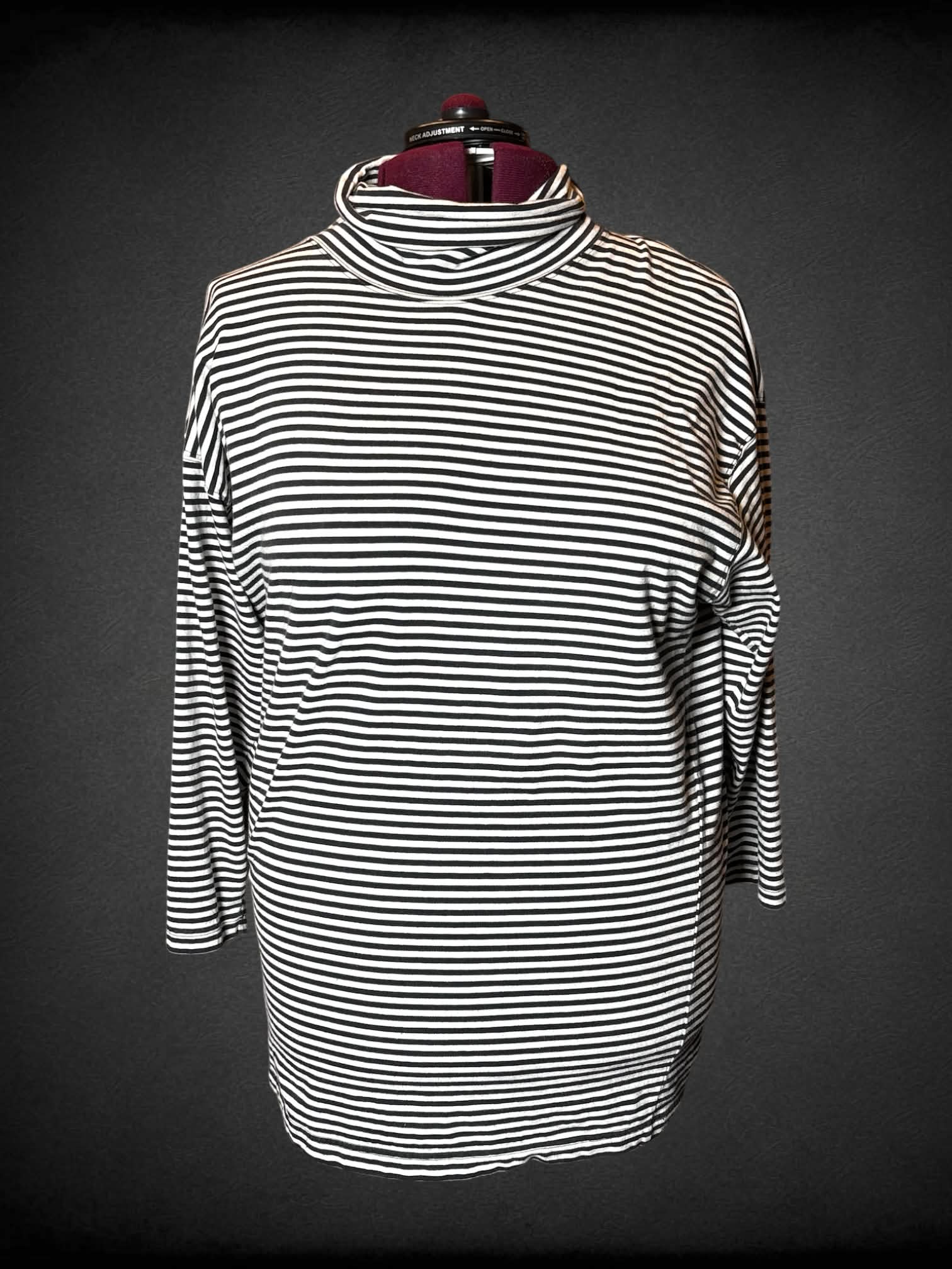 2X Rafaella vintage black & white striped turtle neck