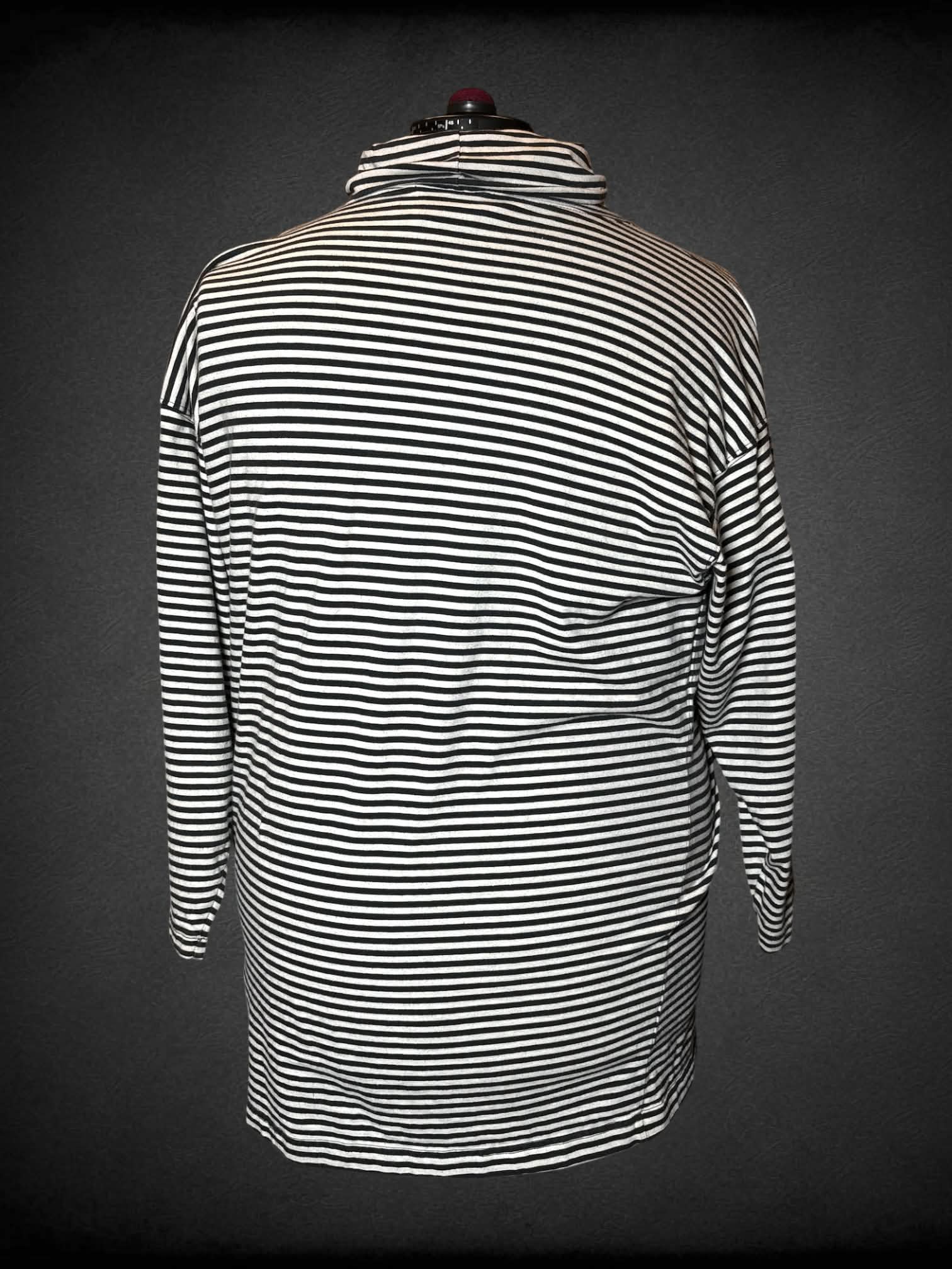 2X Rafaella vintage black & white striped turtle neck