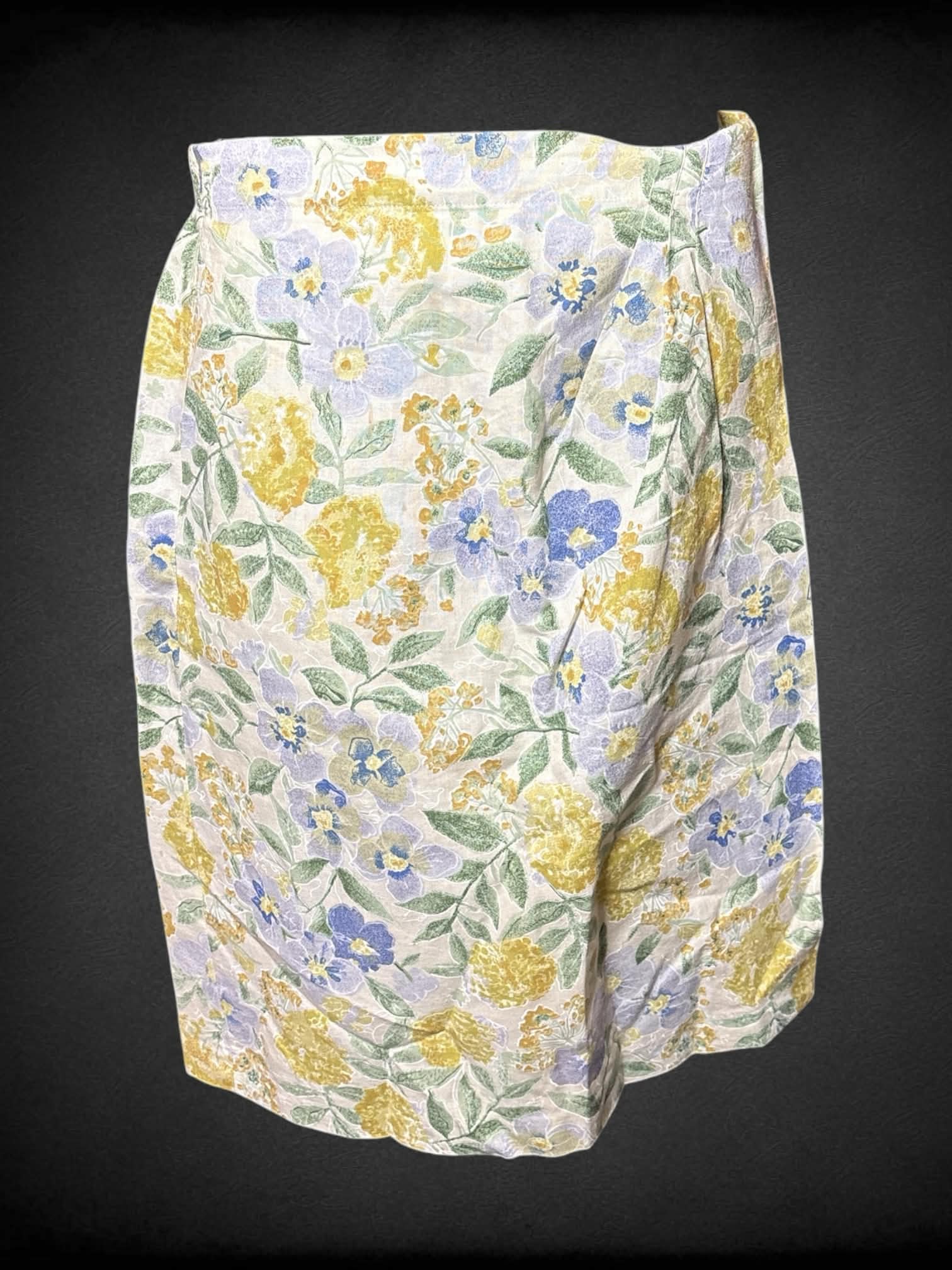 M American Eagle vintage wrap-around yellow skirt with floral pattern, and velcro wrap