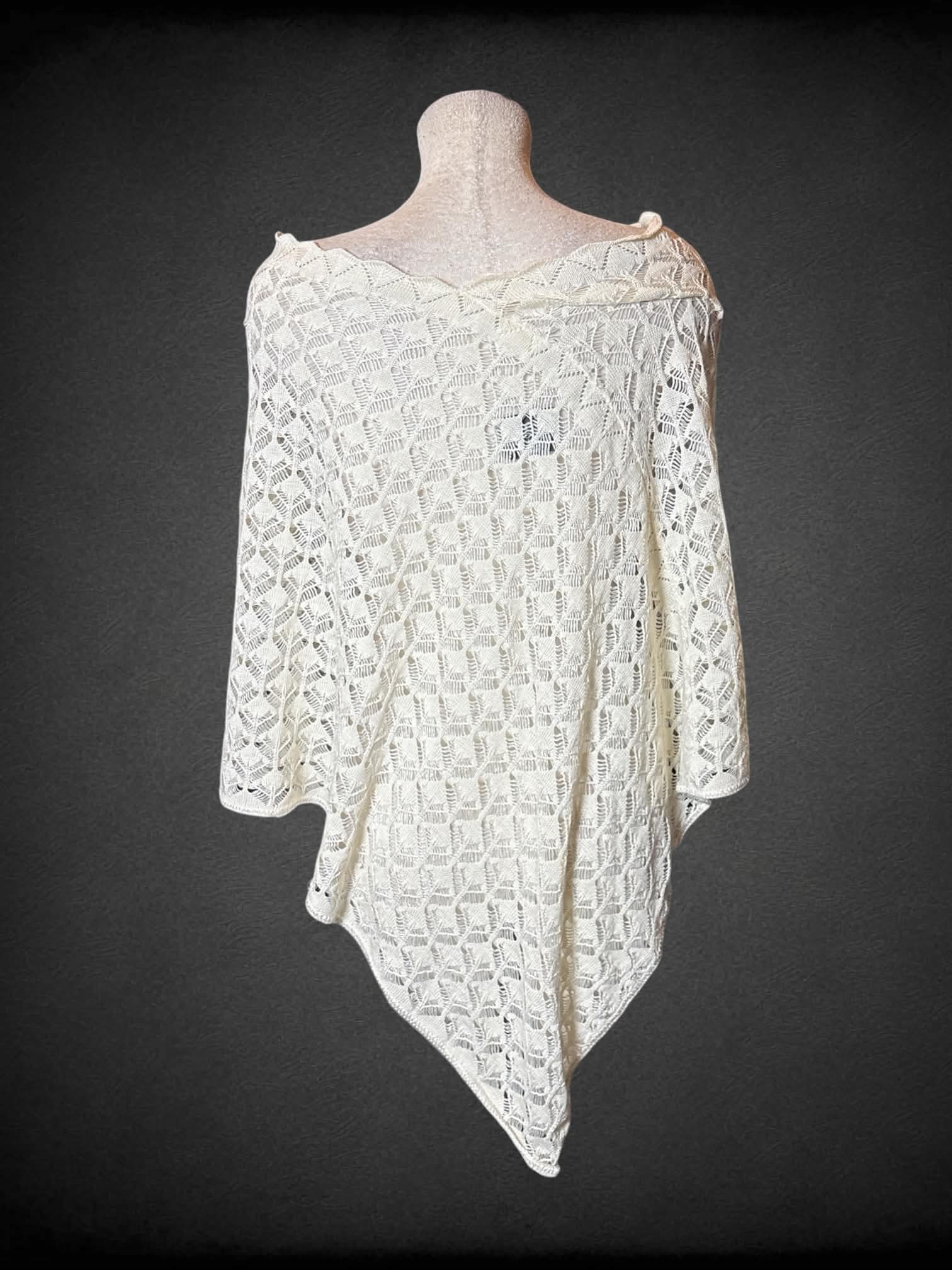 L Fashion Bug vintage off-white woven shawl