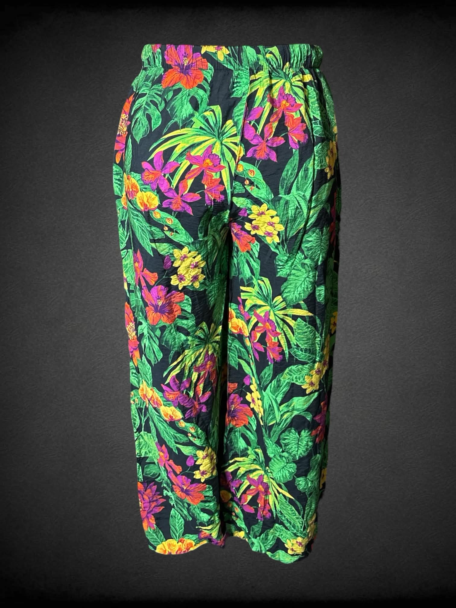XL Panama Jack flowy green pants with tropical floral pattern, and adjustable stretch waist