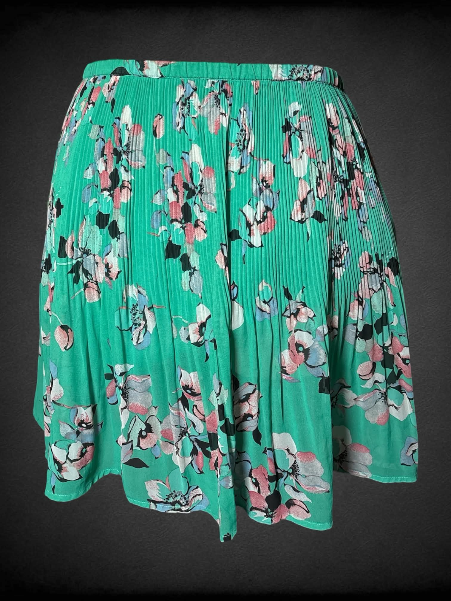 0X Elle green pleated skirt with pink floral pattern