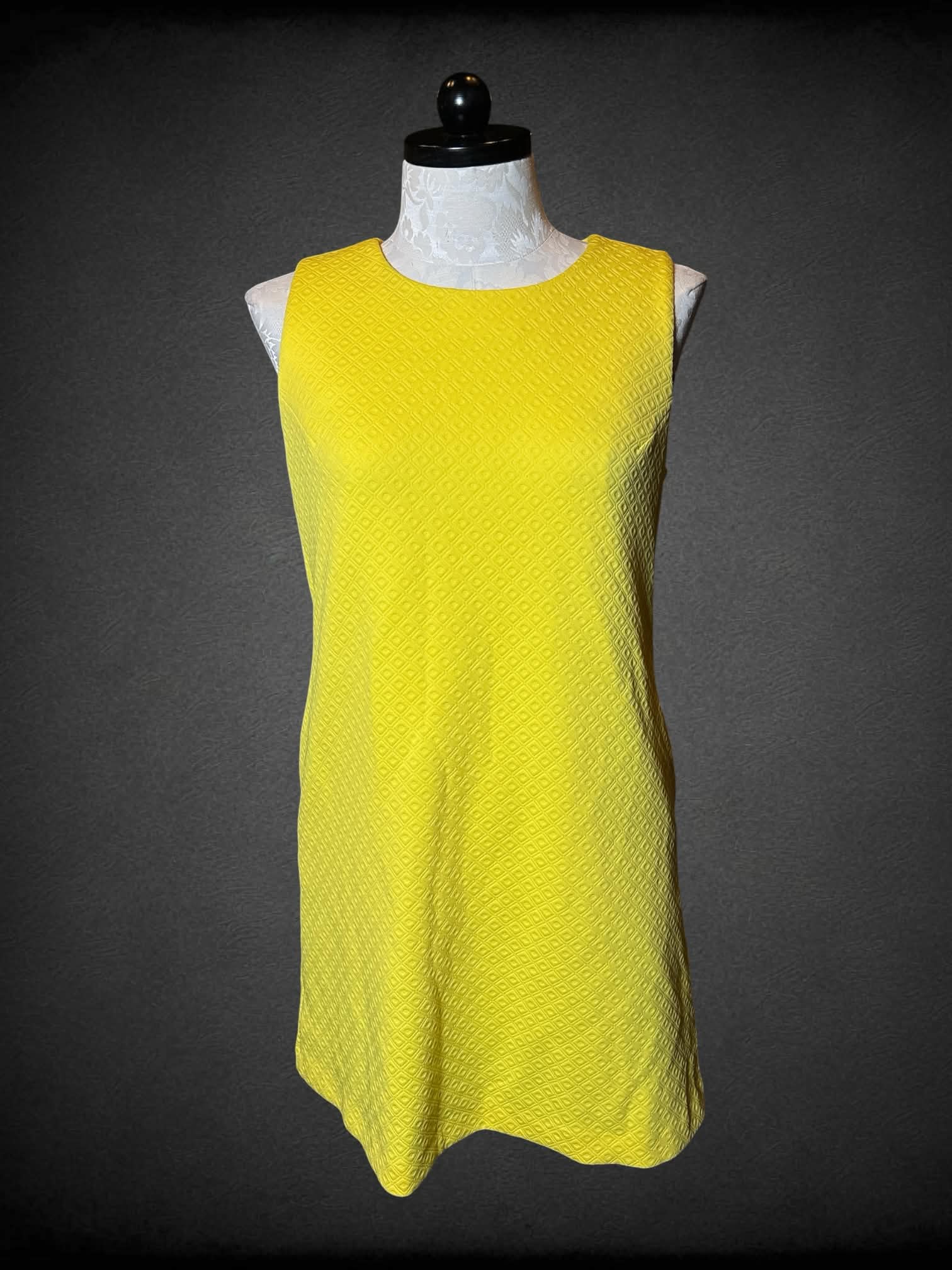 1X Tommy Hilfiger pineapple yellow dress with textured pattern, pockets, and zipper on back
