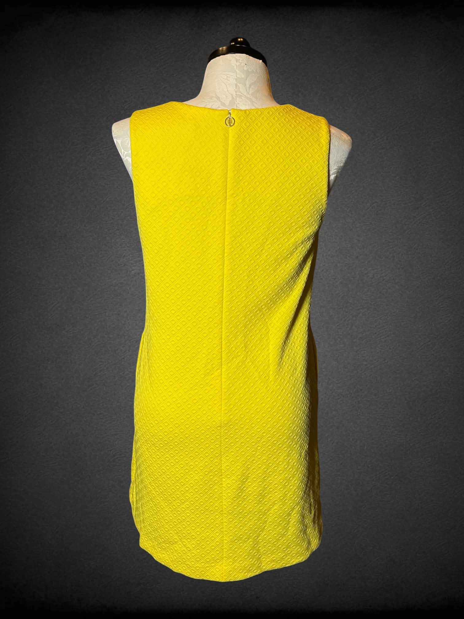 1X Tommy Hilfiger pineapple yellow dress with textured pattern, pockets, and zipper on back