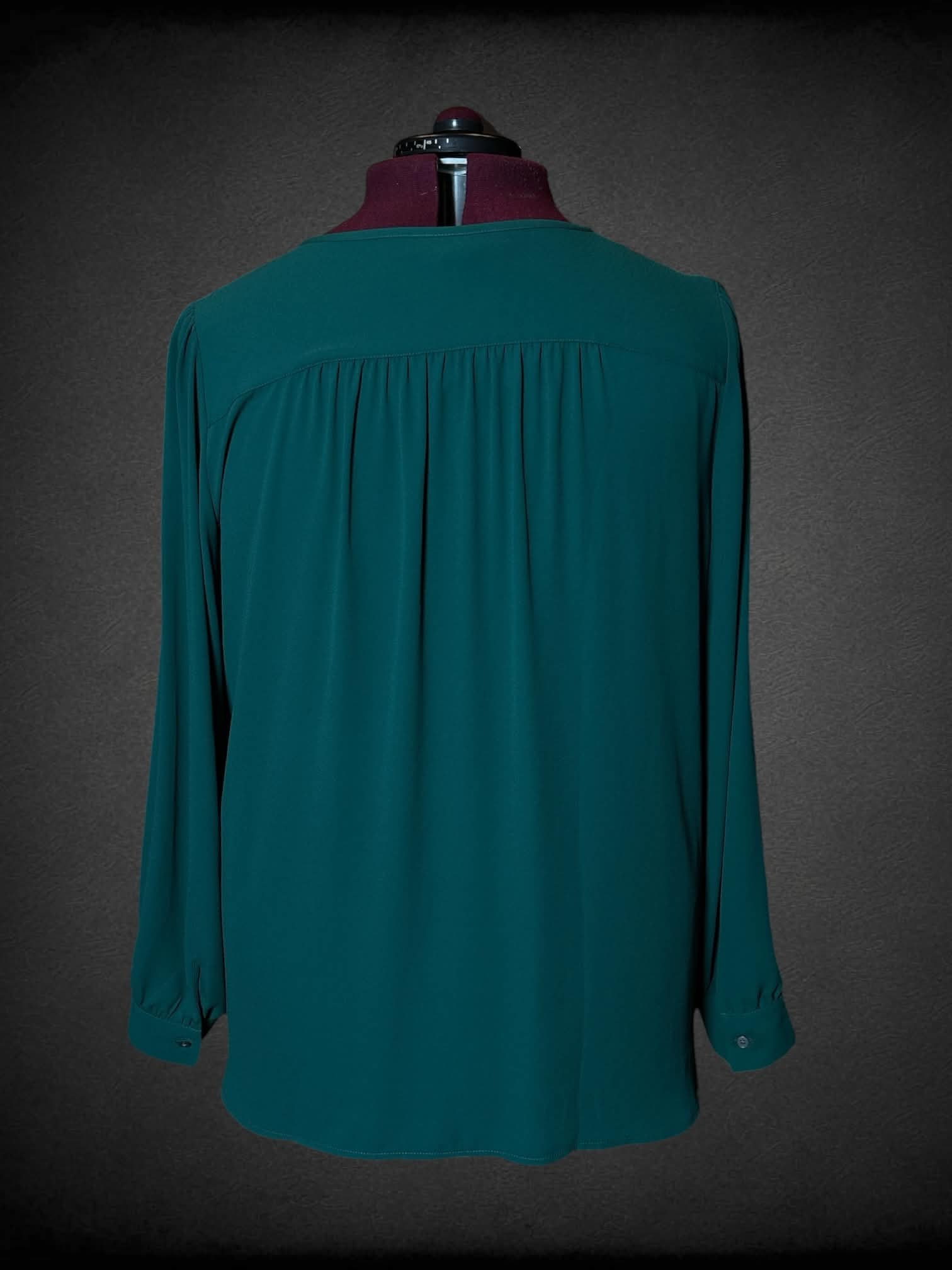 2X Loft NWT forest green flowy blouse with small cutout and button on neckline