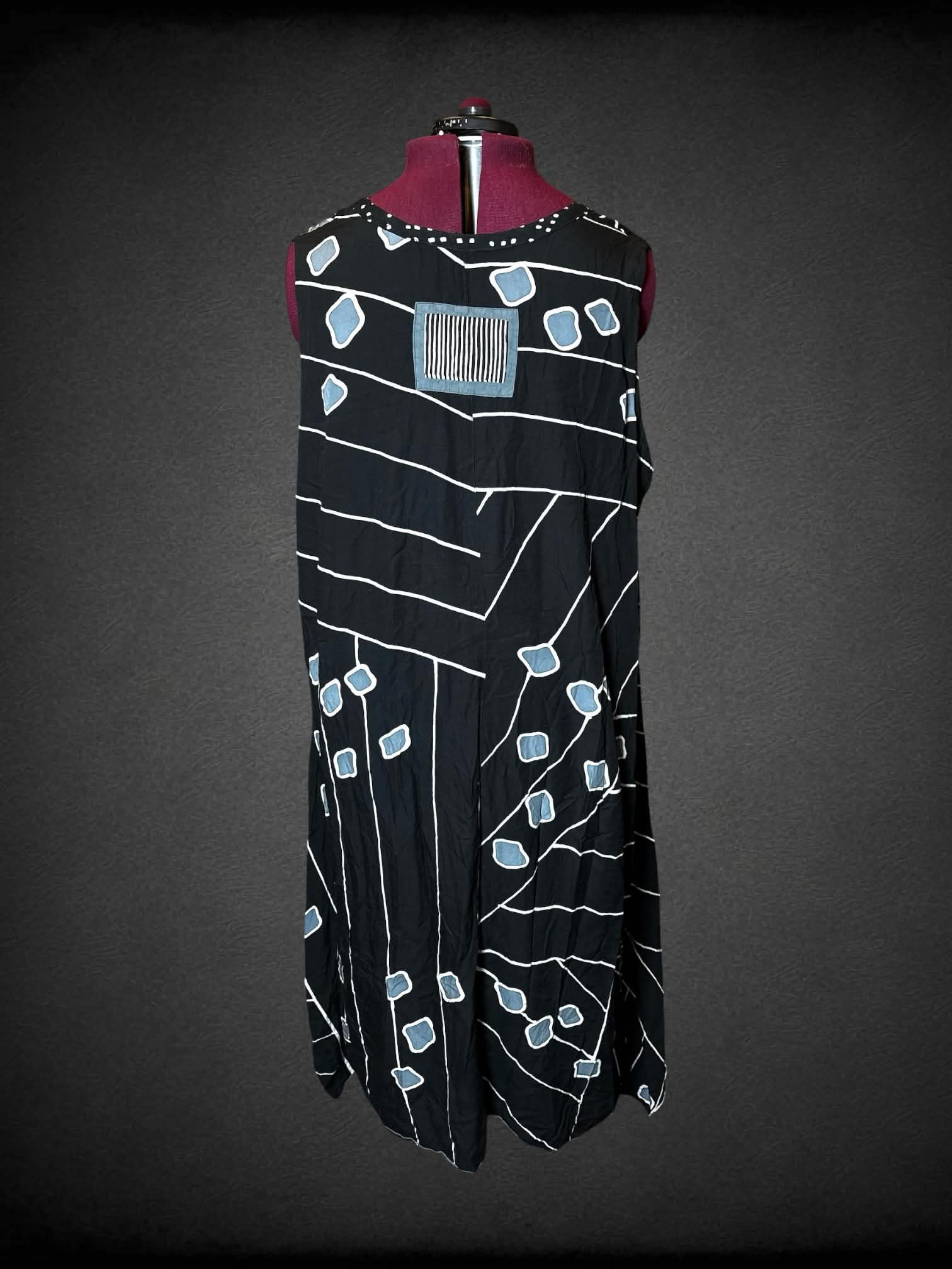 5X Lyng vintage black high-low dress with pockets, and abstract striped pattern