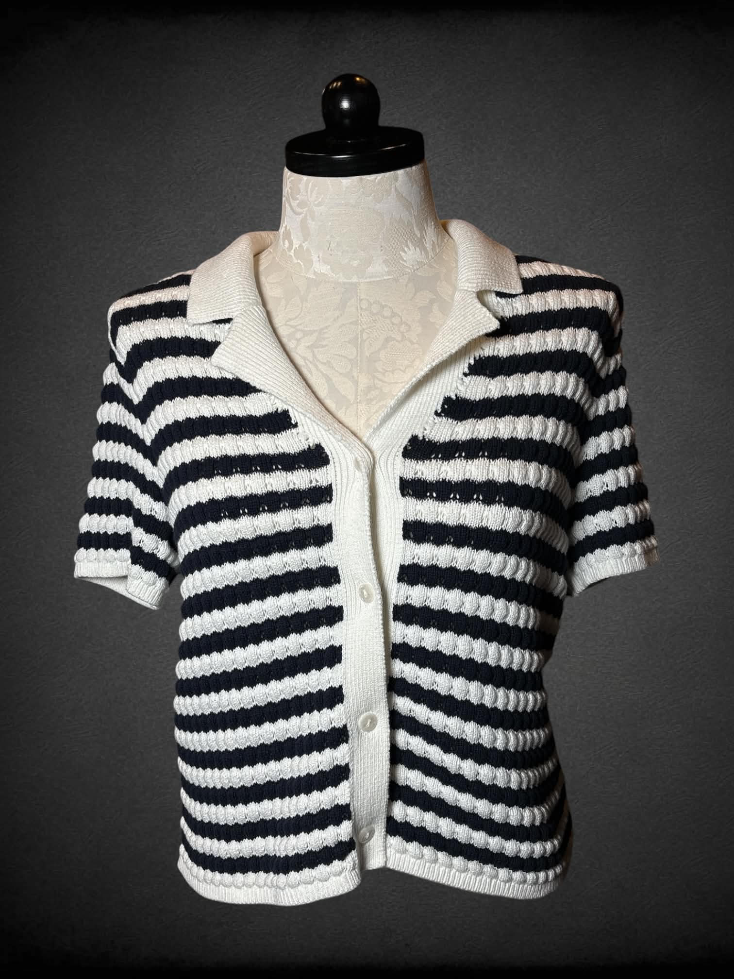 XL Old Navy white & navy striped knit button-up top