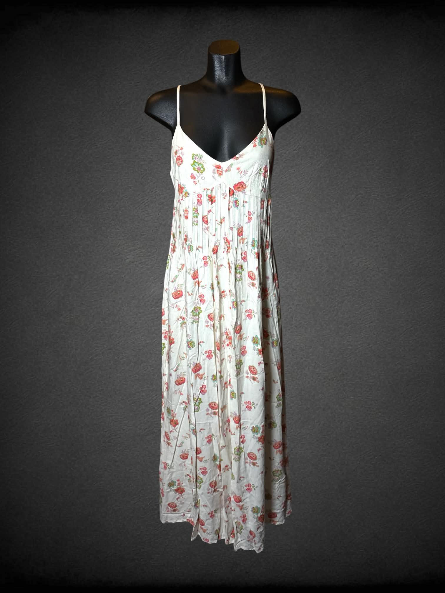 S Lauren Conrad white sundress with floral pattern, pleated waist, and zipper on back