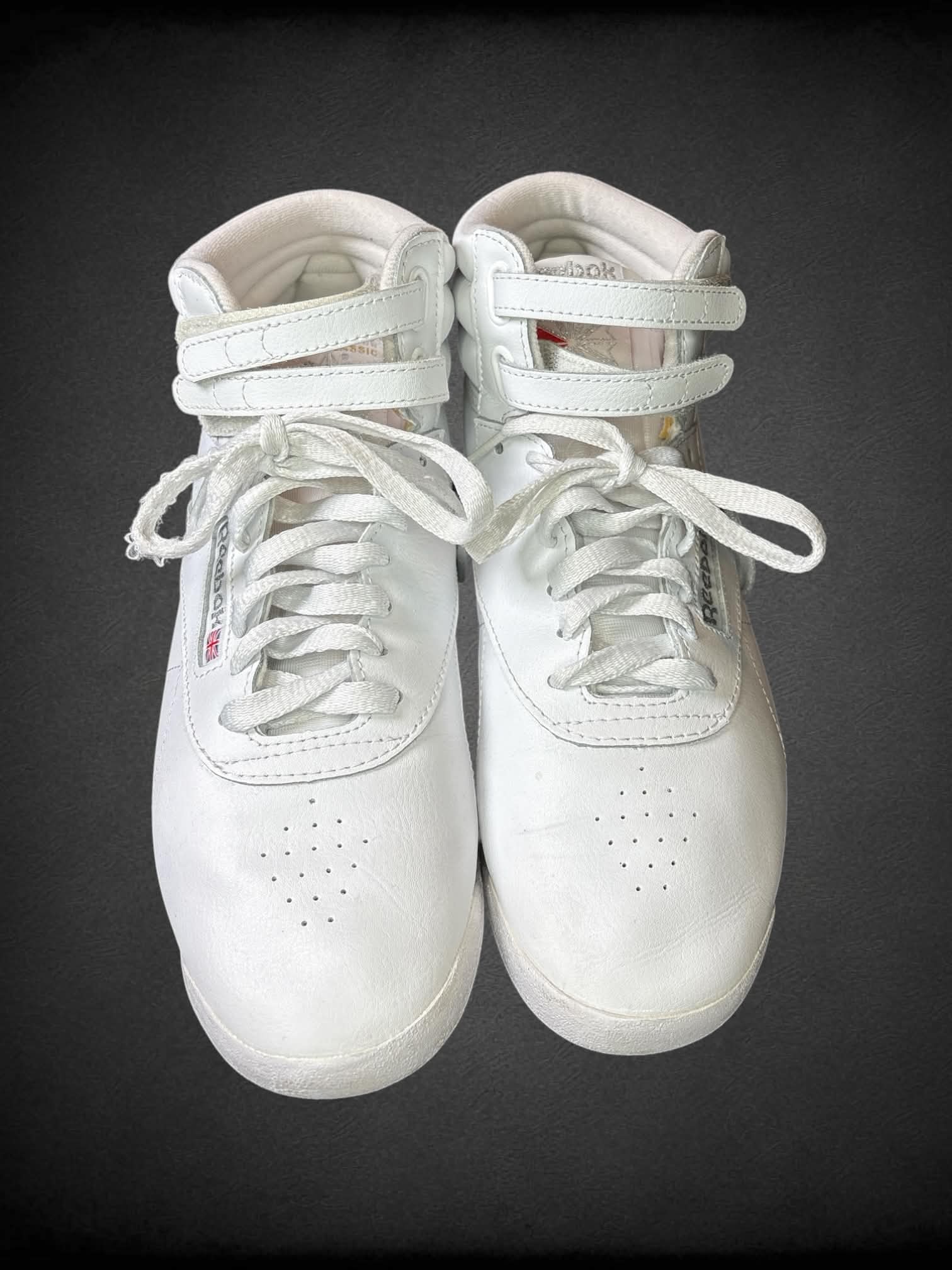 Size 9 Reebok white high-top sneakers