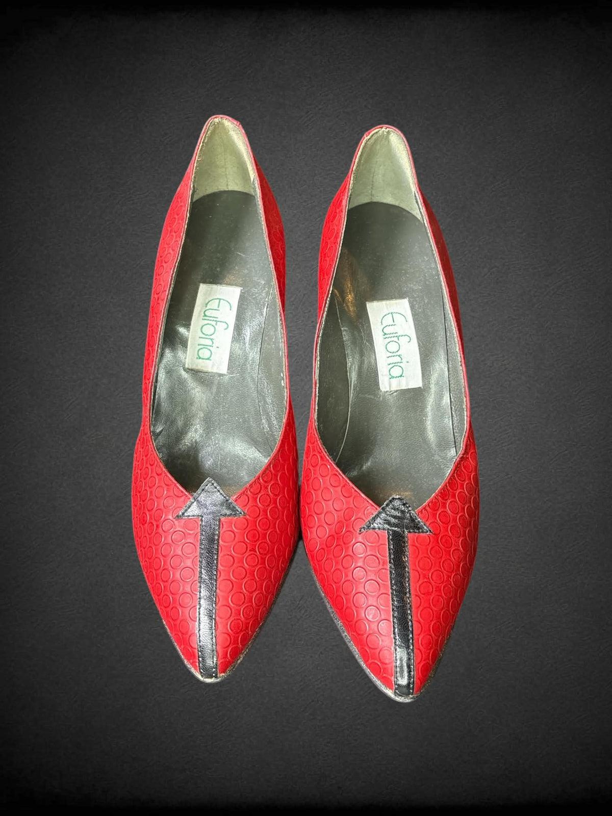 Size 39 Euforia vintage red leather heels with black arrow design