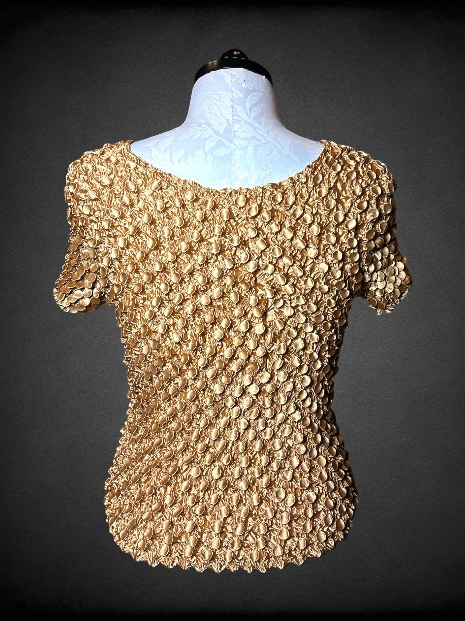0X vintage gold textured stretch top with “scale-like” pattern
