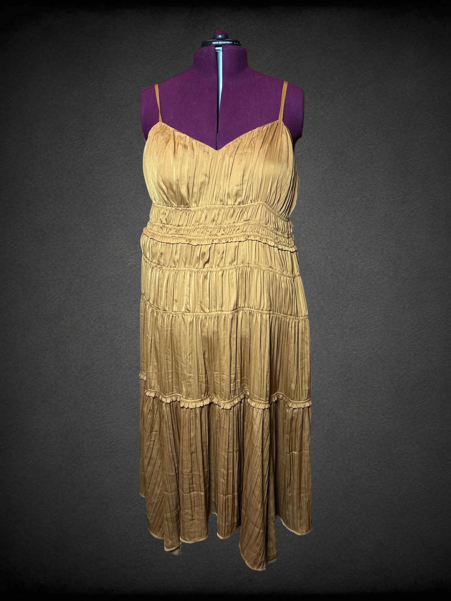 2X Anthropologie honey brown pleated dress with tiered skirt, zipper on side, and adjustable straps