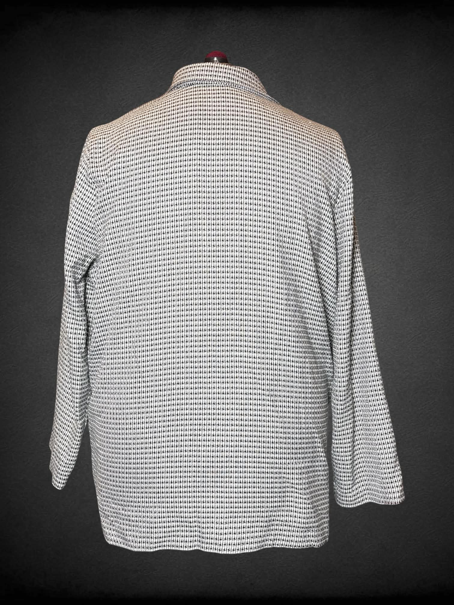 2X Joanna vintage black & white blazer with cross stitch pattern, and pockets