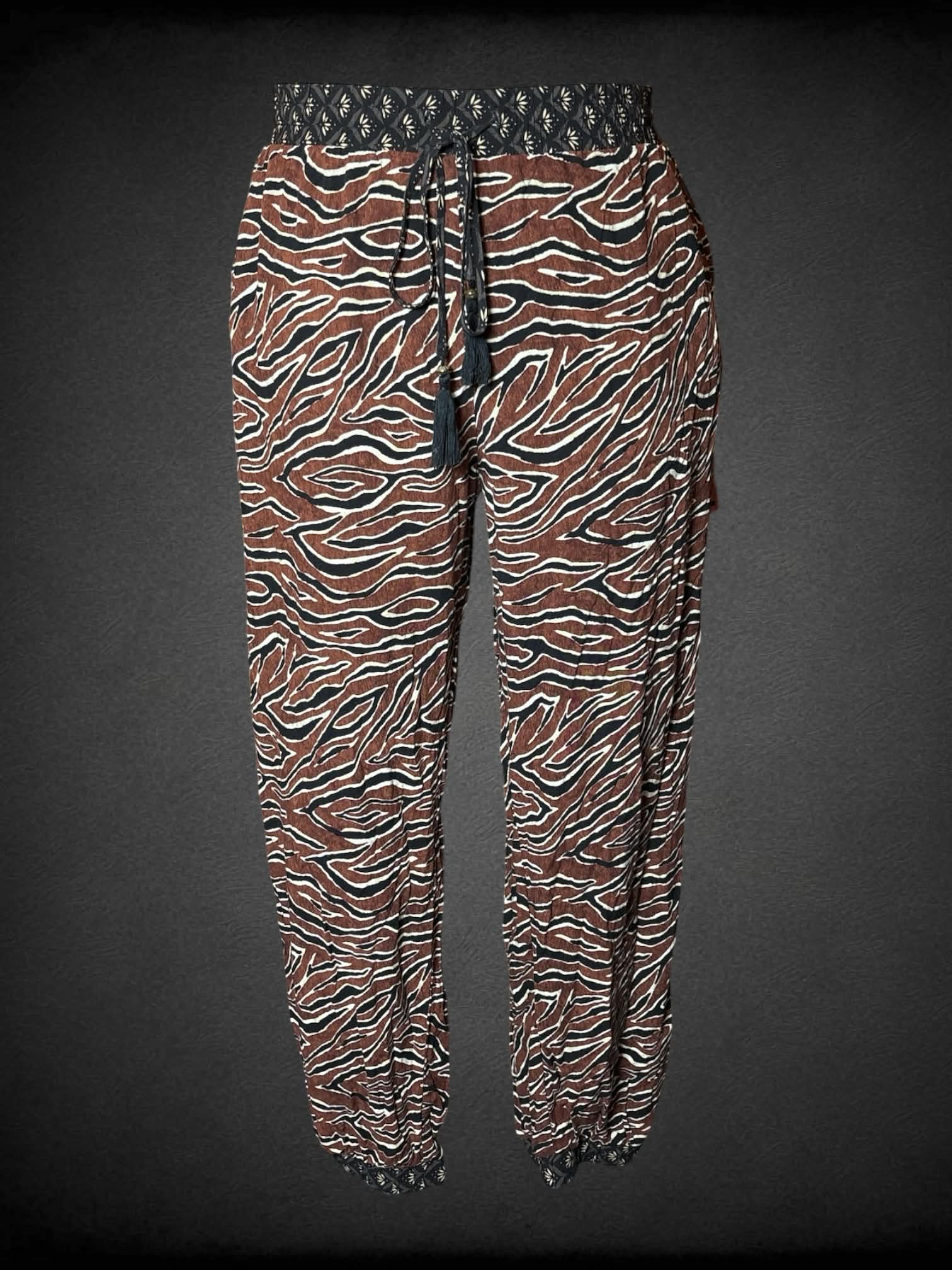 2X Classic Concepts vintage soft brown pants with black “zebra-like” pattern, pockets, and adjustable tie waist