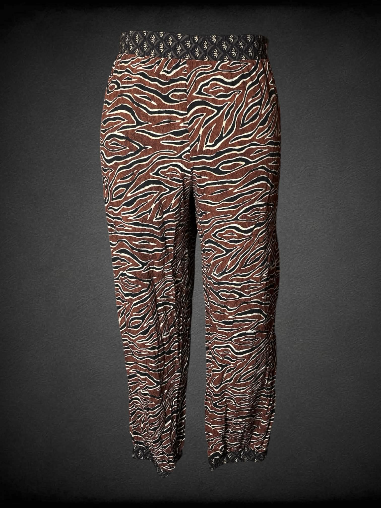 2X Classic Concepts vintage soft brown pants with black “zebra-like” pattern, pockets, and adjustable tie waist