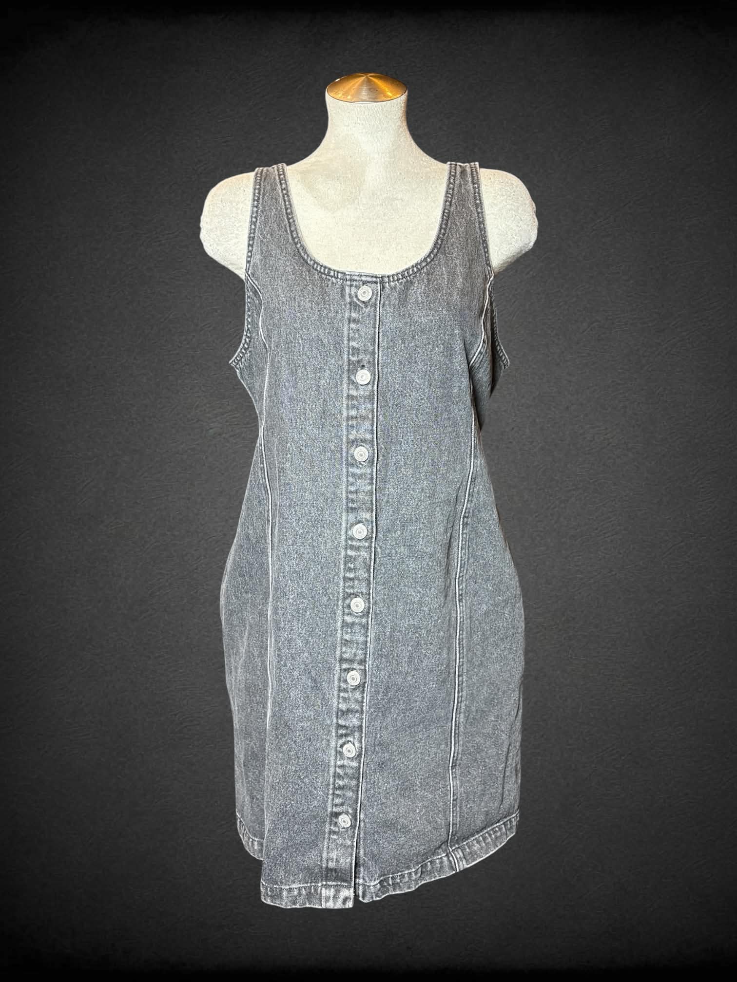 L Levi’s grey denim button-up overall dress with pockets, and adjustable belt tie on back
