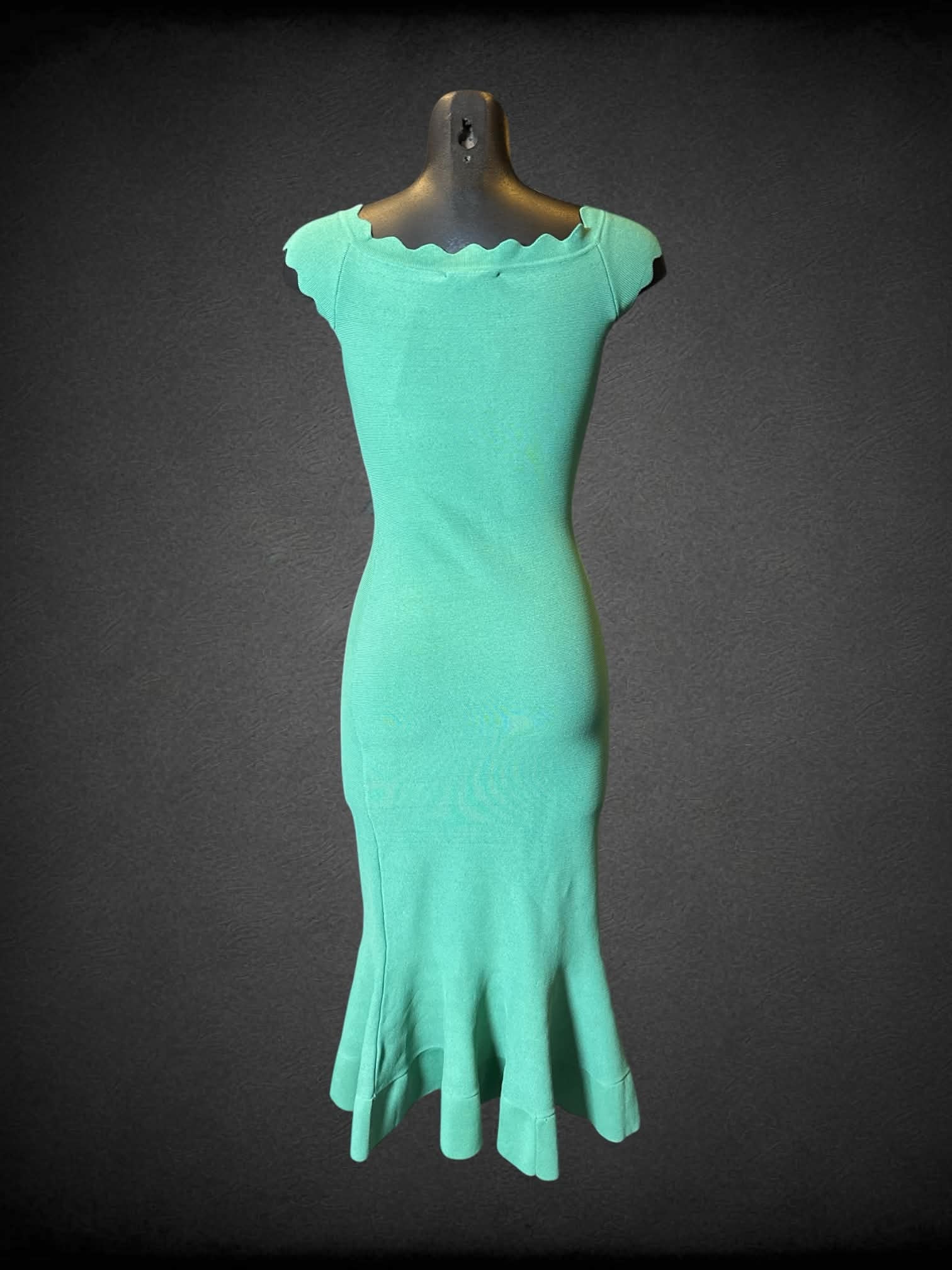 XS New York & Company NWT woven sage green dress with scalloped hem