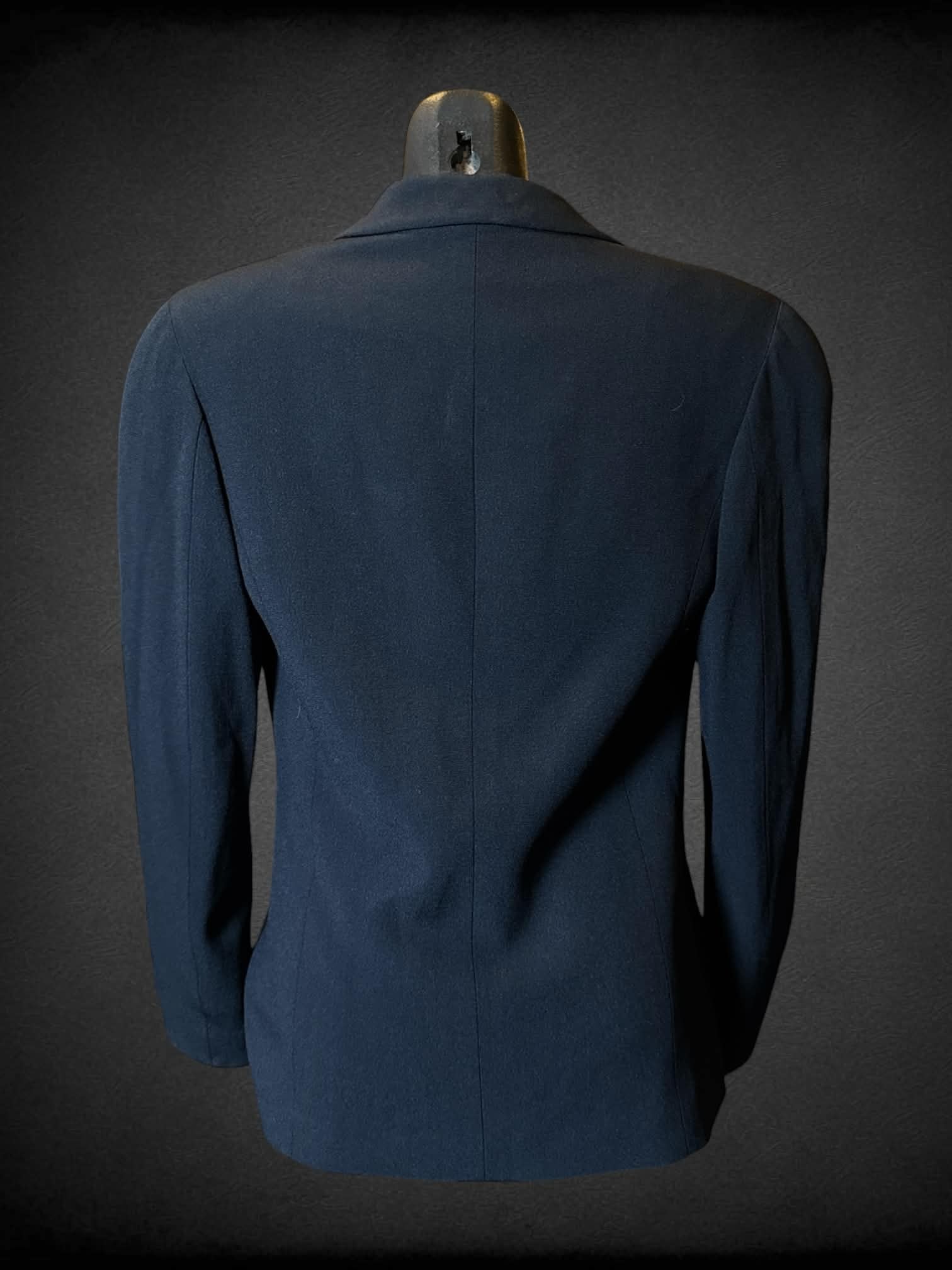 M Louis Féraud black button-up blazer with padded shoulders, and faux pockets