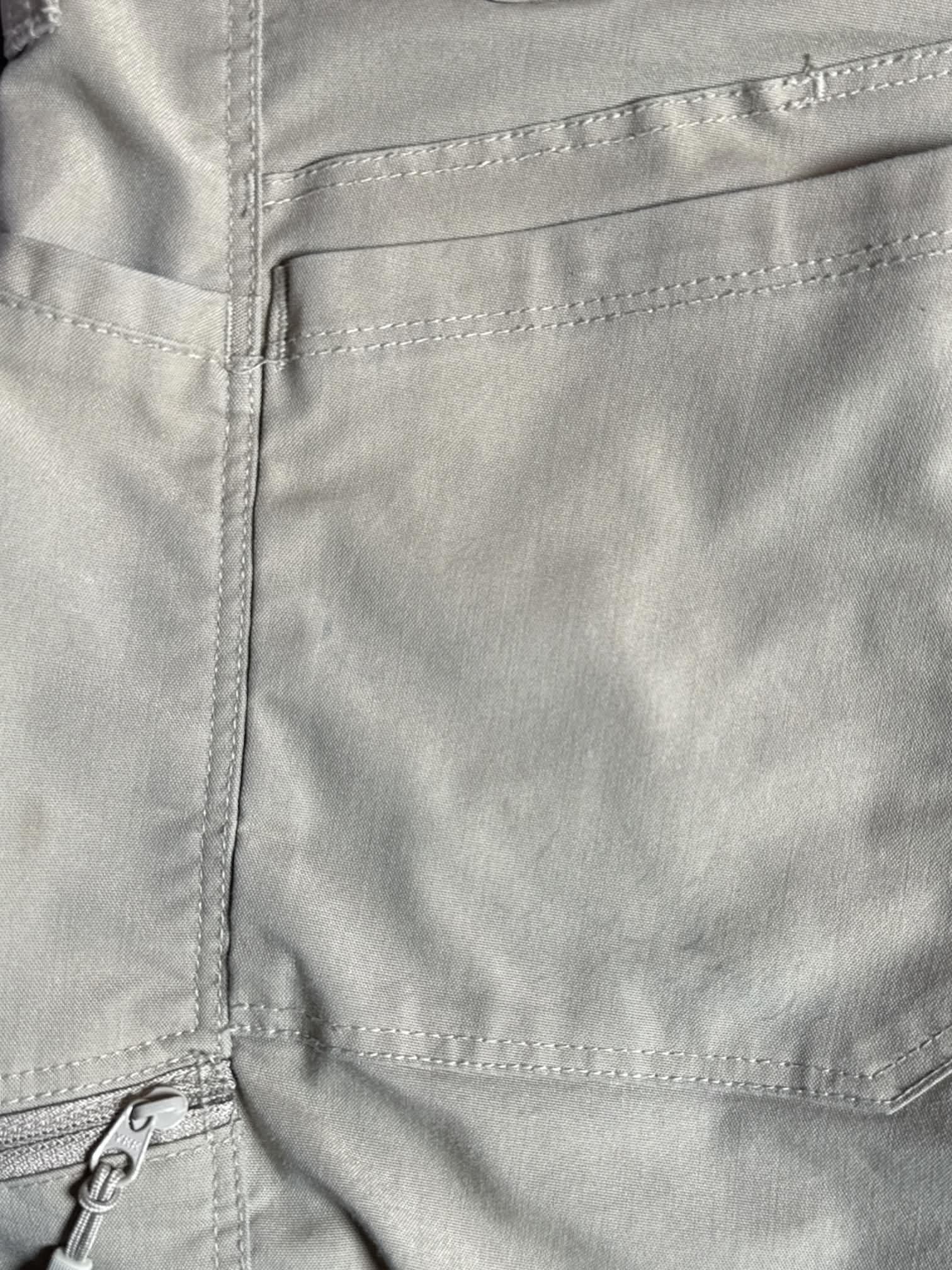 XL LAPG khaki cargo pants with zipper pocket on side