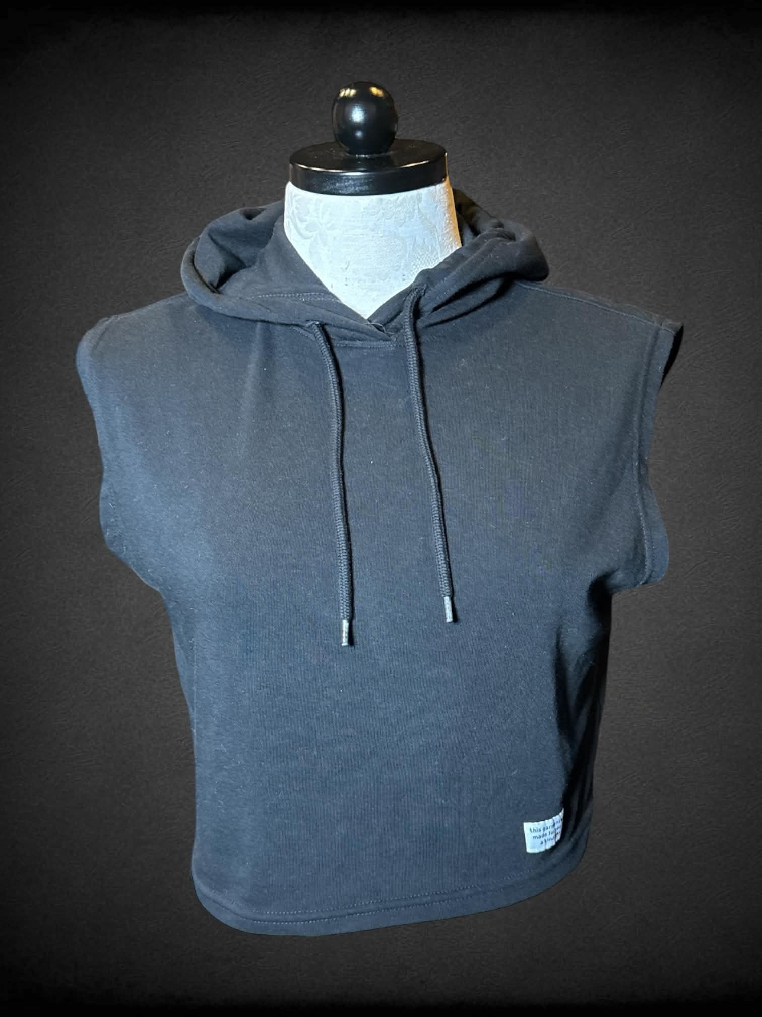 1X Divided black cropped sleeveless hoodie top