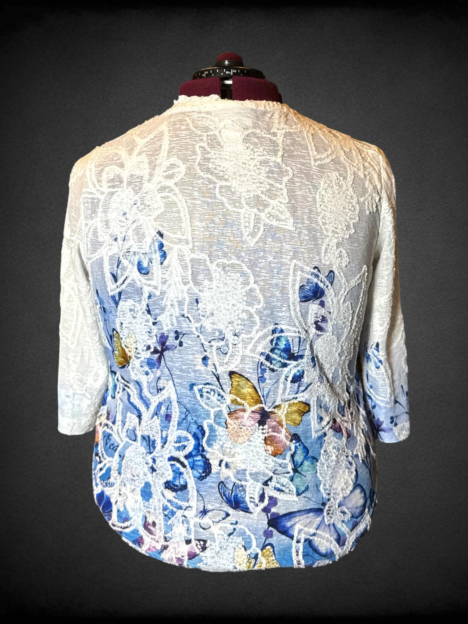 2X Alfred Dunner vintage three-quarter sleeve sheer white blouse with textured floral and butterfly design