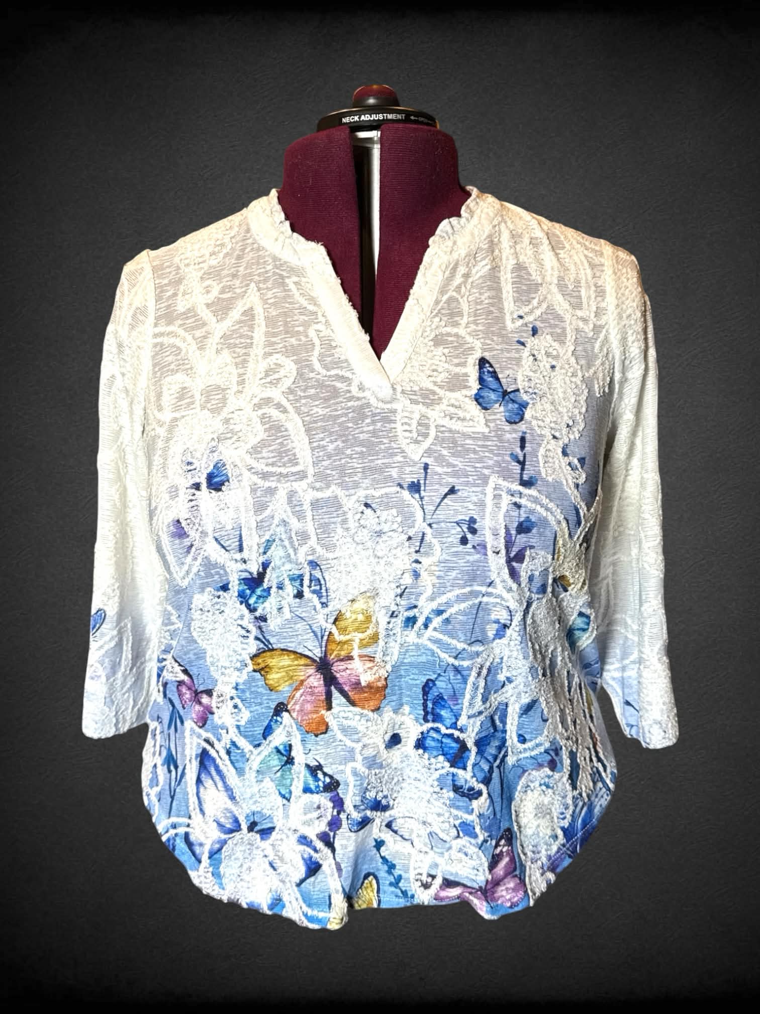 2X Alfred Dunner vintage three-quarter sleeve sheer white blouse with textured floral and butterfly design
