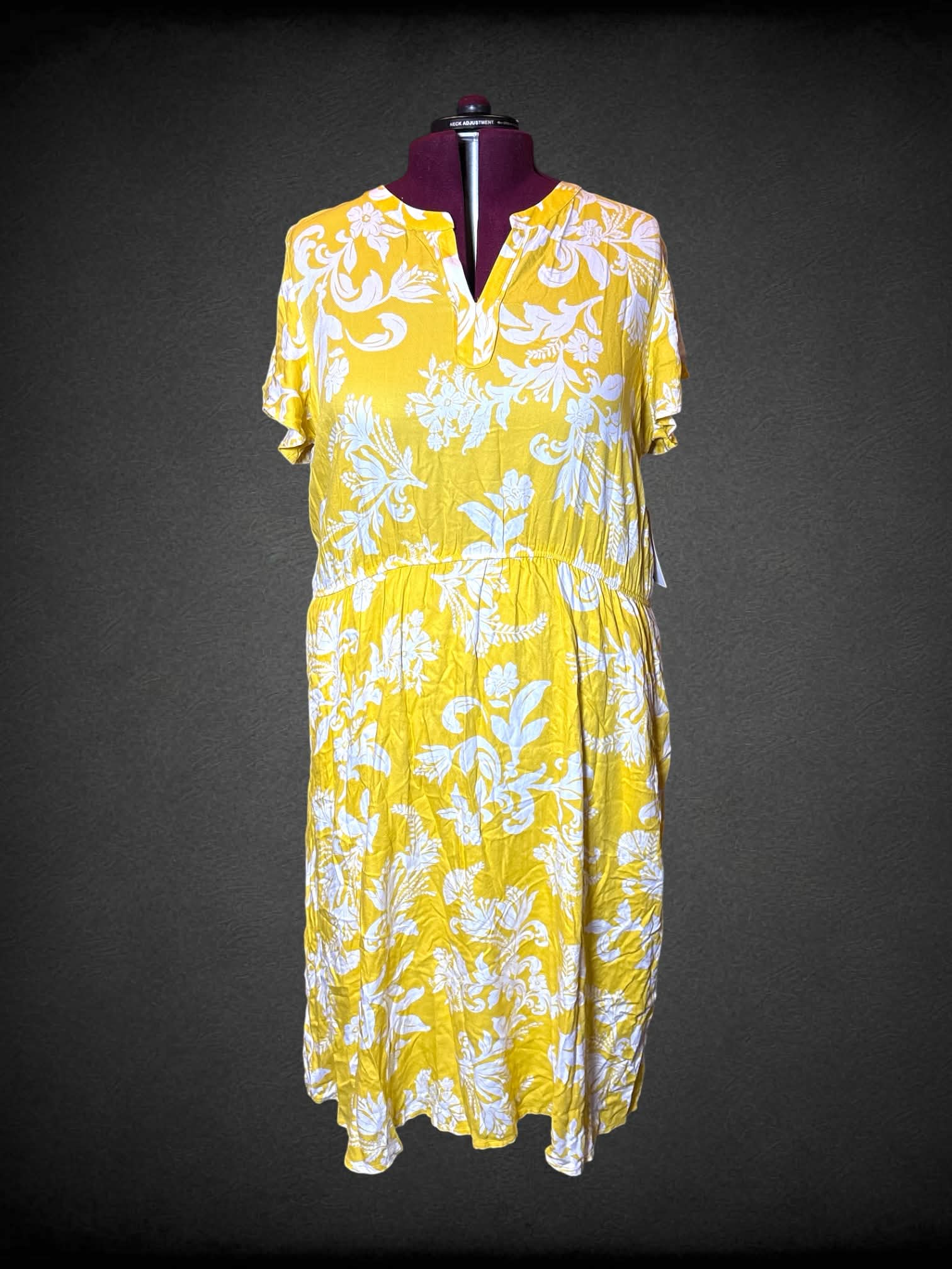 3X Liz Claiborne NWT yellow sun dress with pockets, and white floral pattern