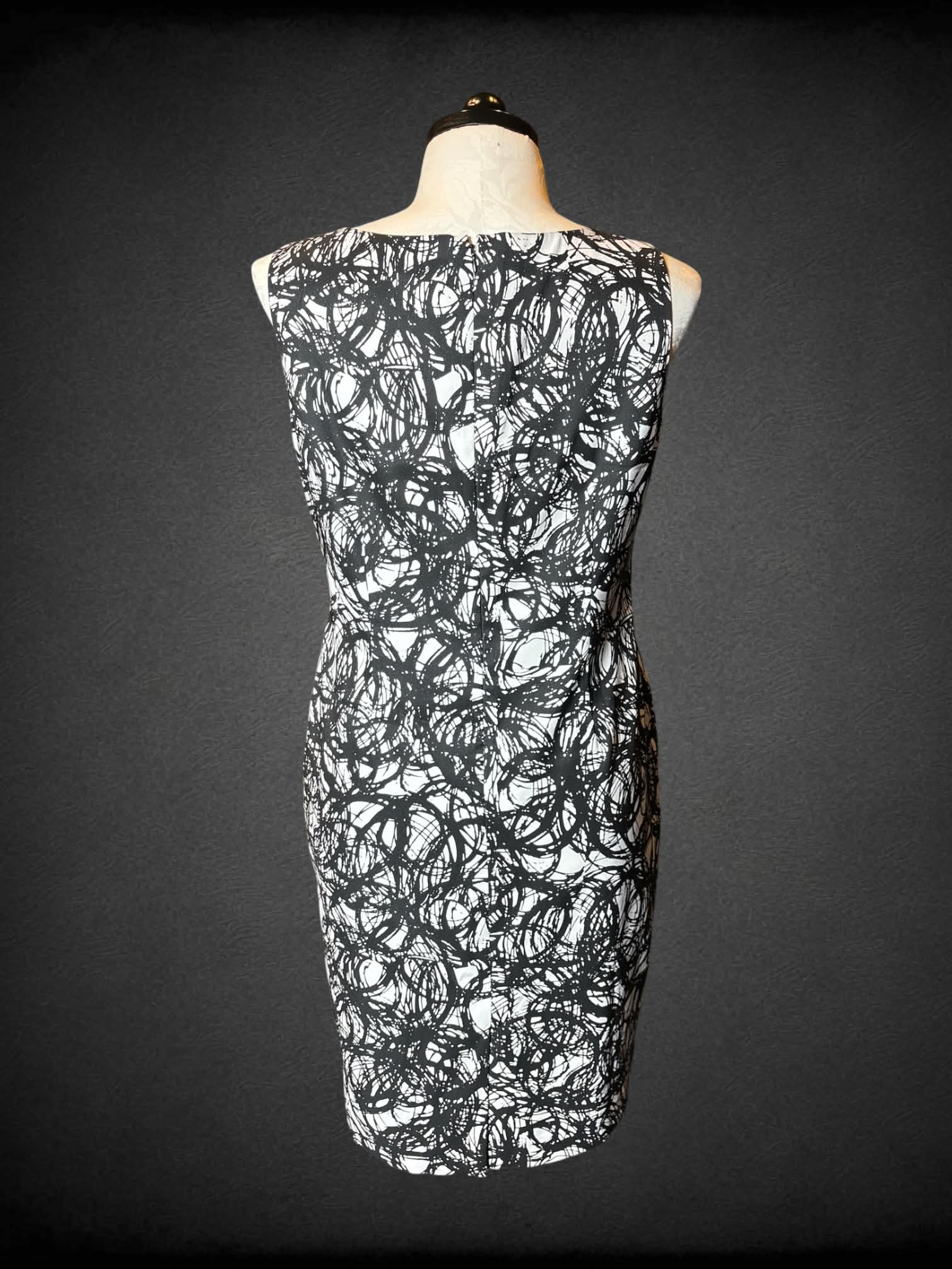 0X Kasper Separates white dress with black scribble design, and zipper on back