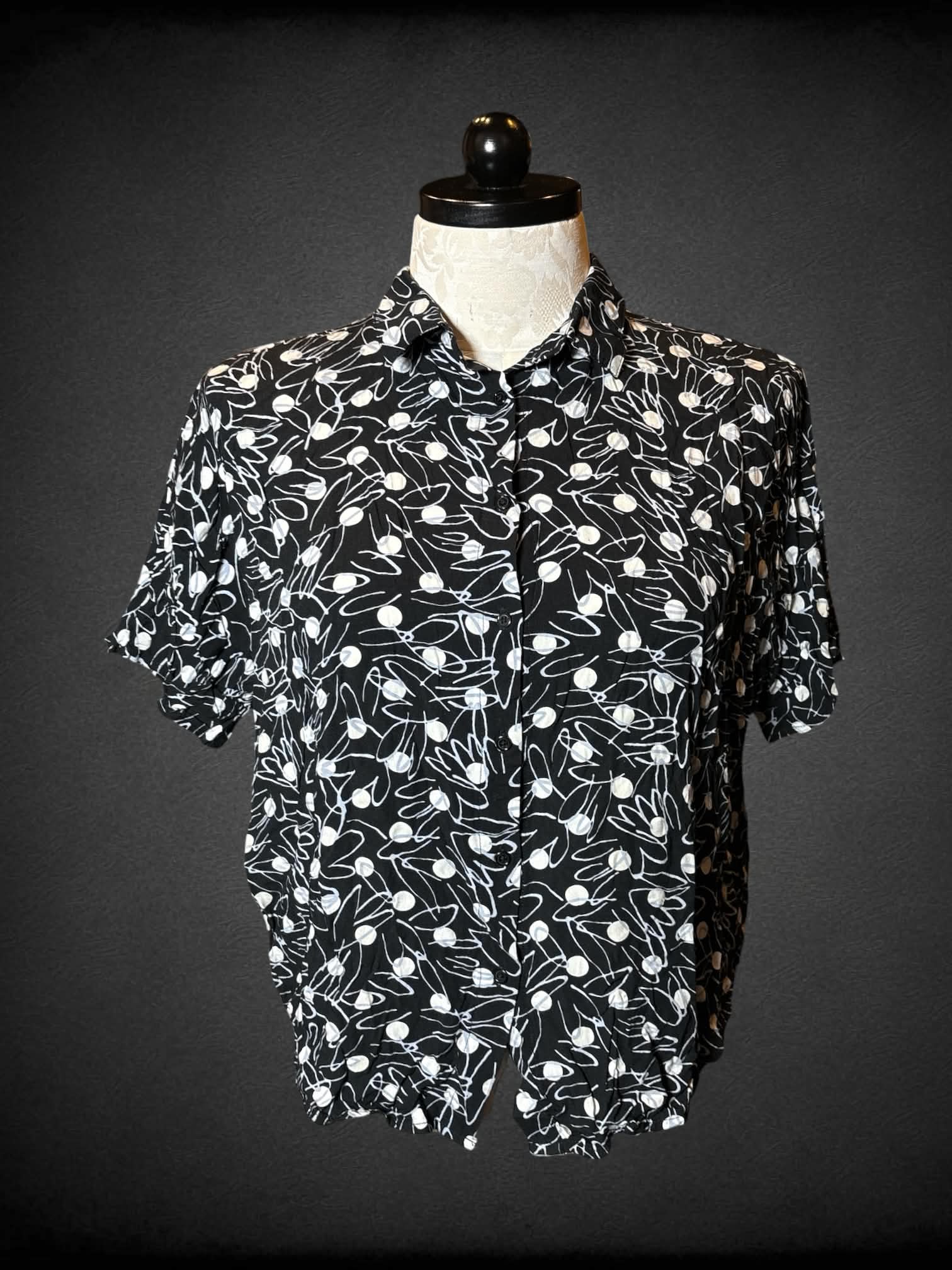 0X 24Colours black button-up cropped shirt with polka dot scribble pattern