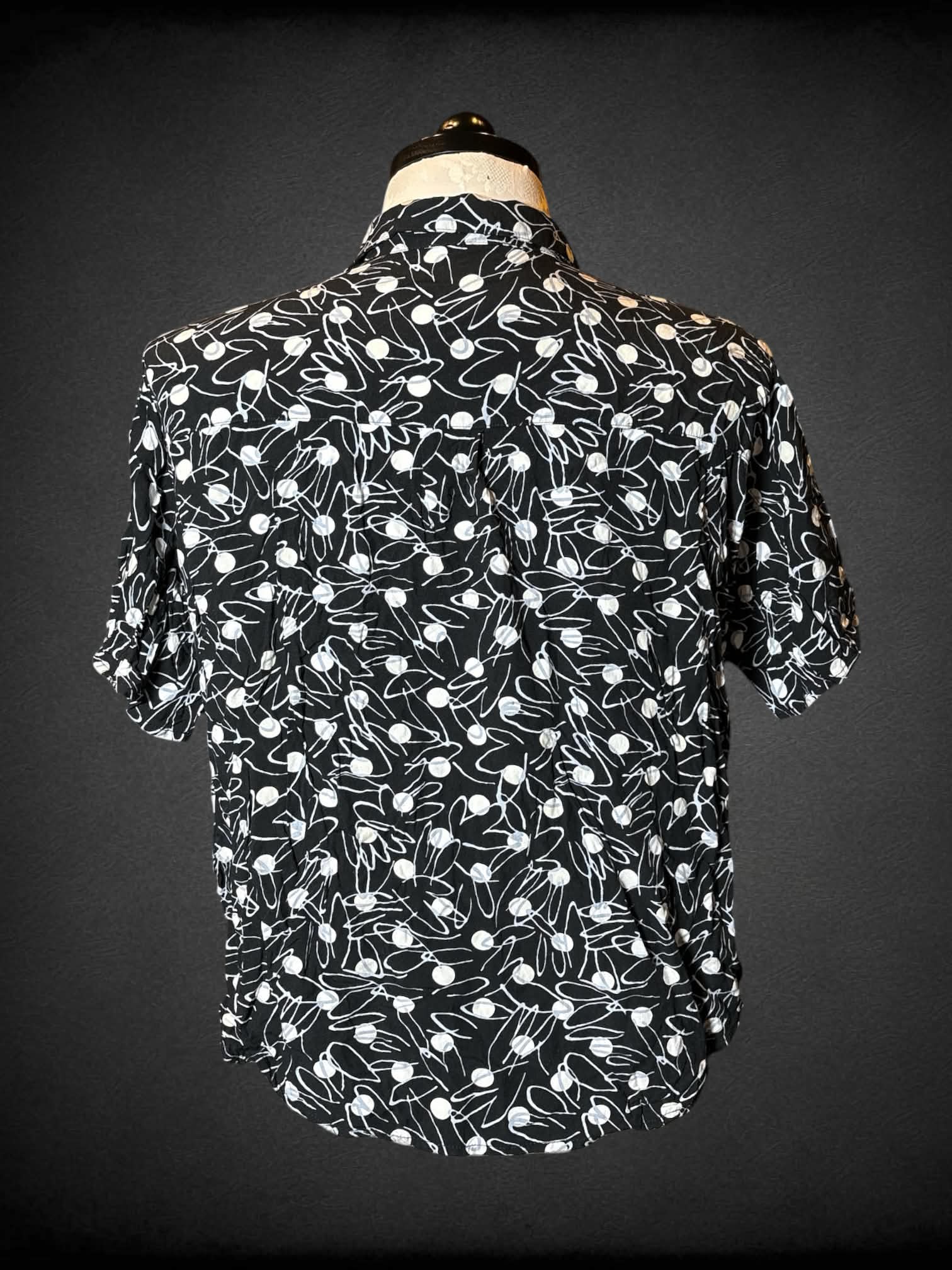 0X 24Colours black button-up cropped shirt with polka dot scribble pattern
