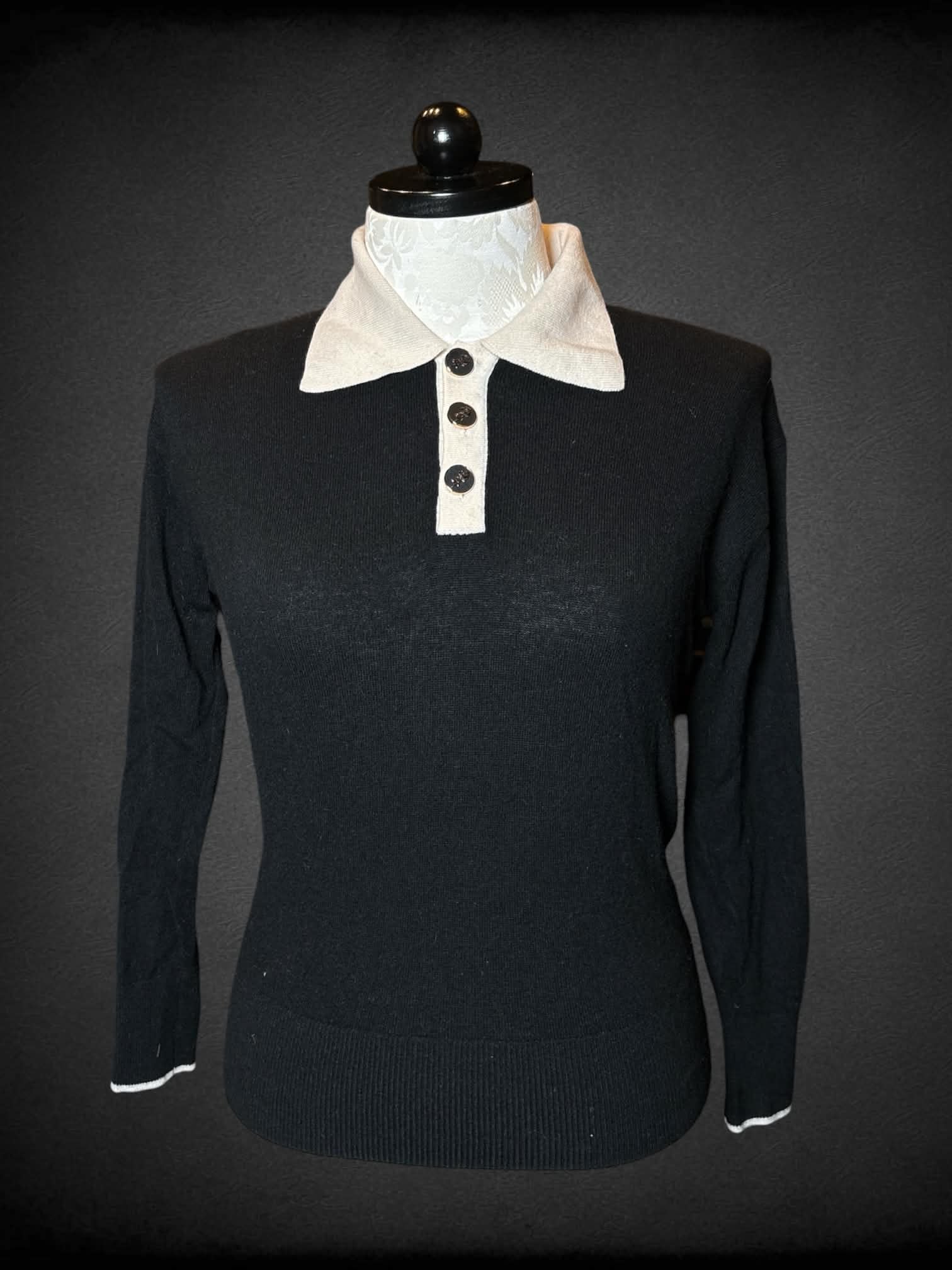 XL Simple Retro black wool sweater with tan collar and buttons on front