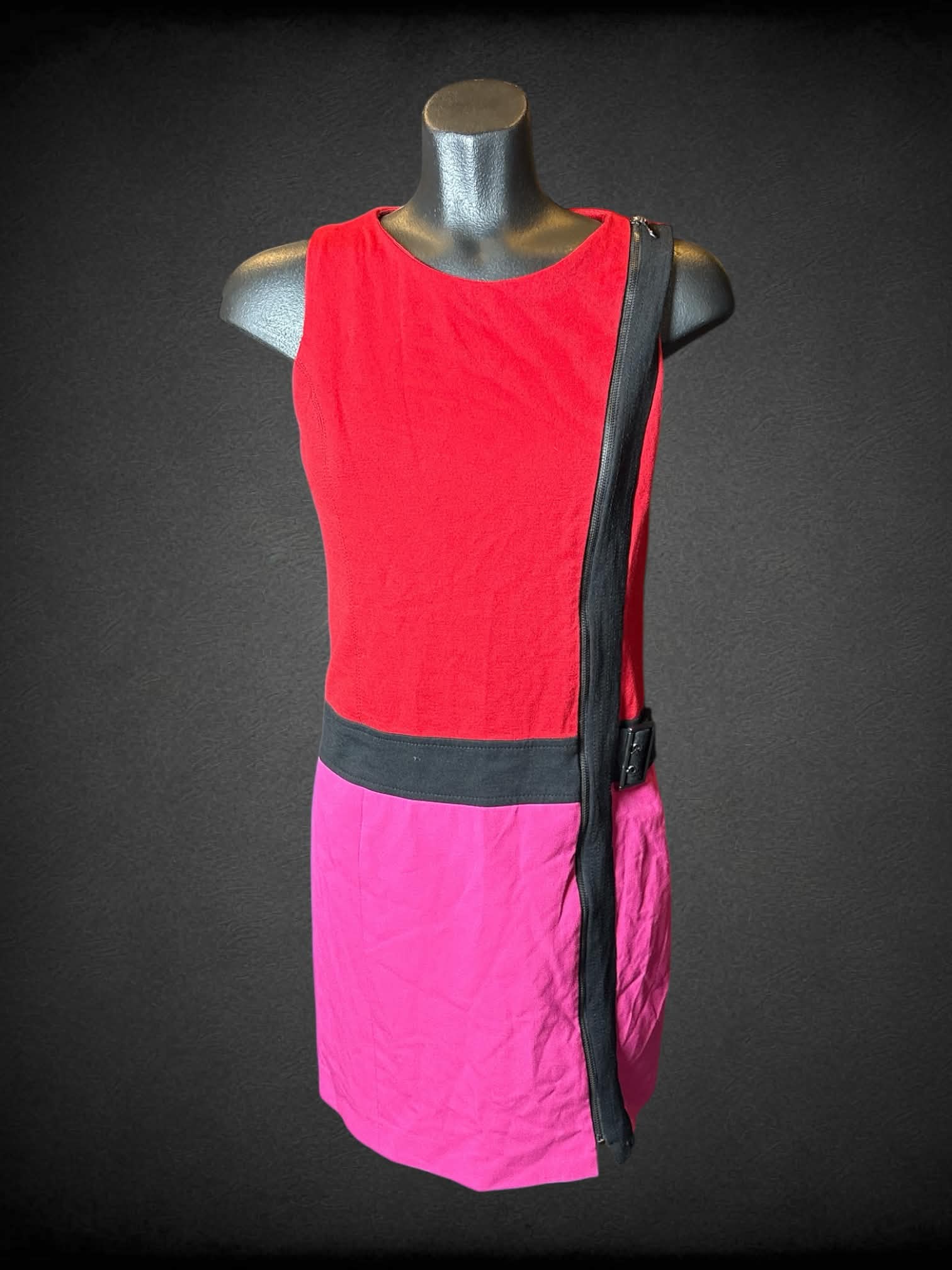 M Laundry by Shelli Segal red & pink short dress with decorative belt and zipper on front, and zipper on back