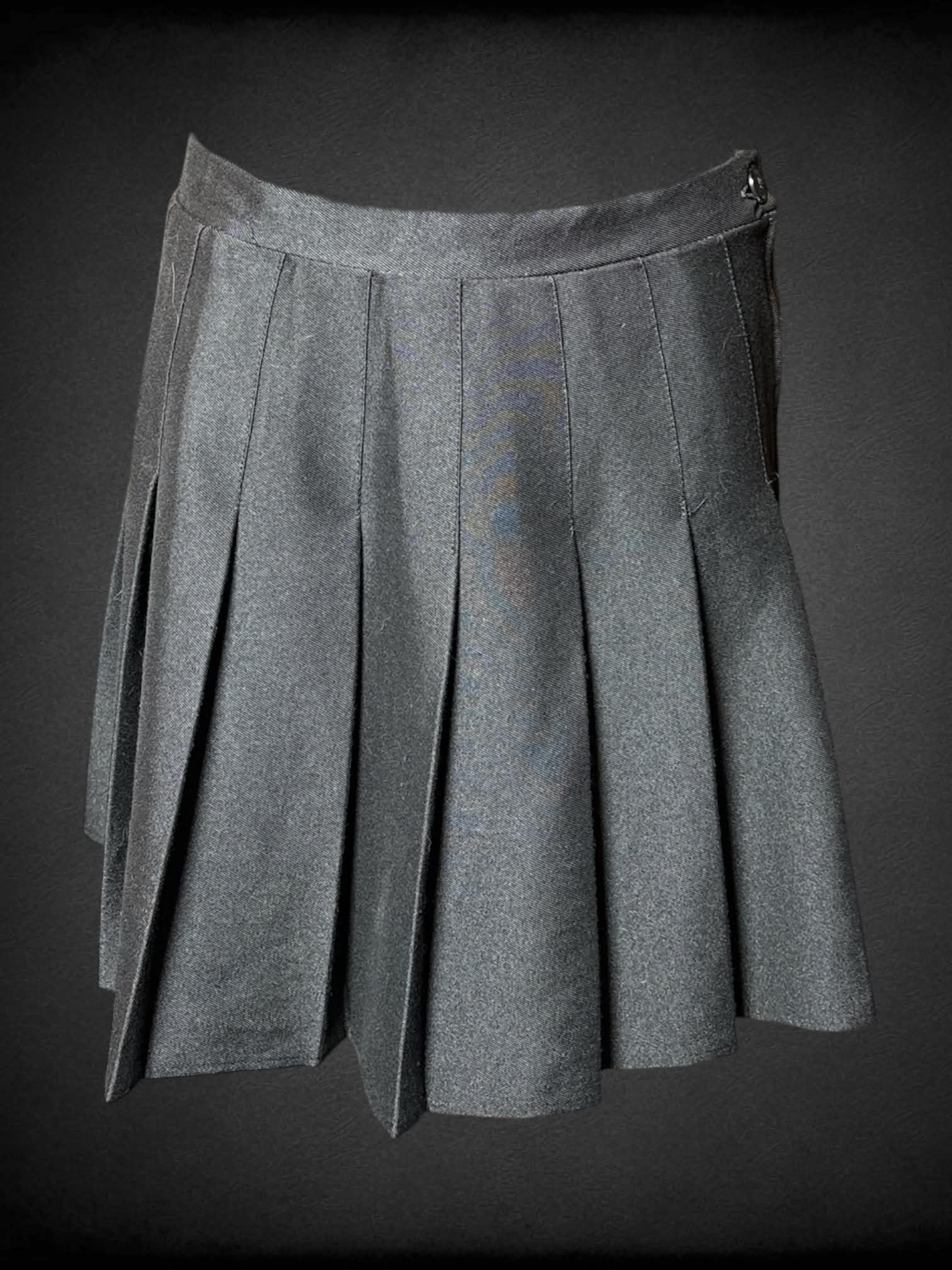 M Rewind black pleated skirt with zipper and button on side
