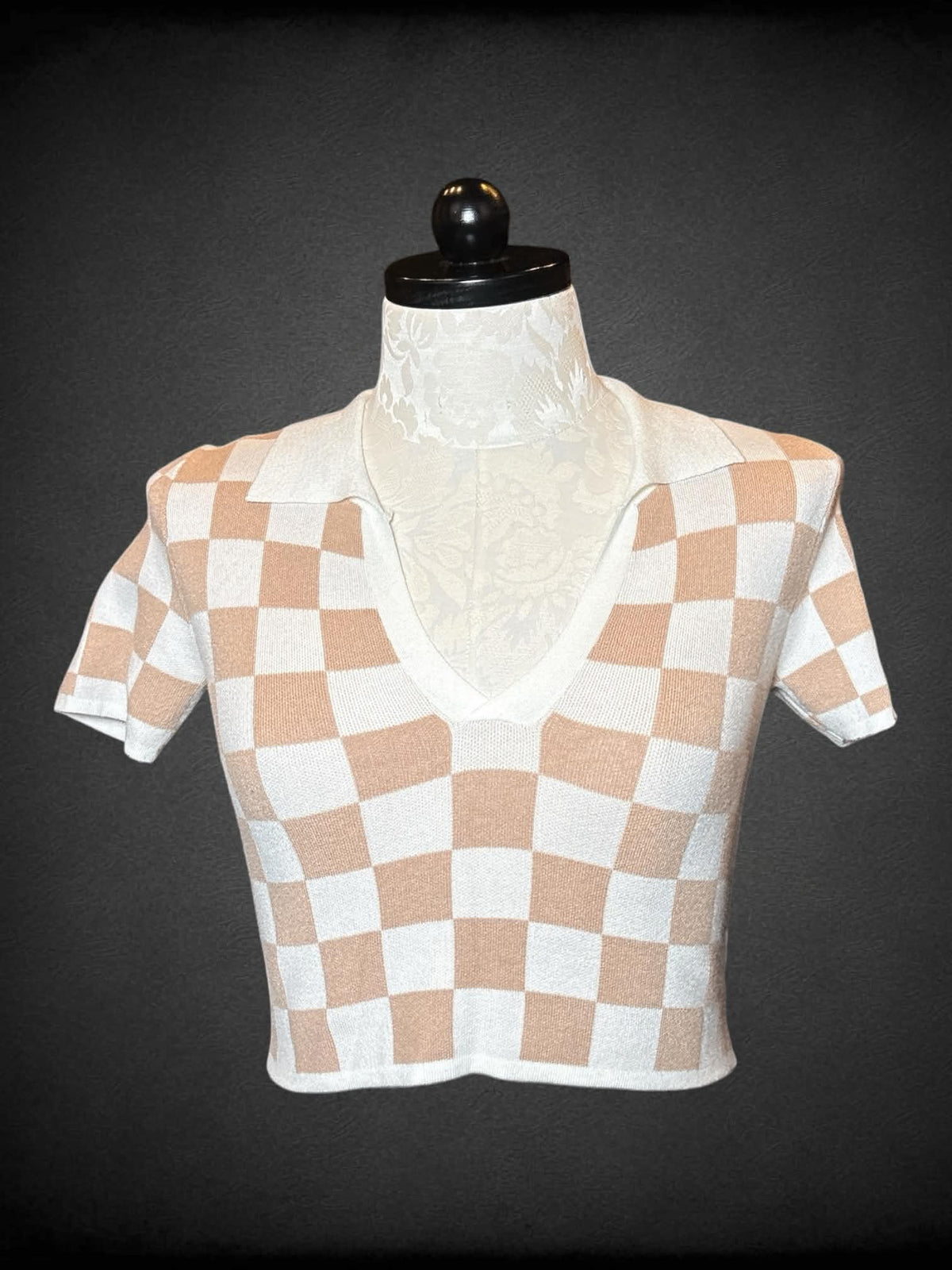 XL Debute brown & white cropped knit top with checkerboard pattern