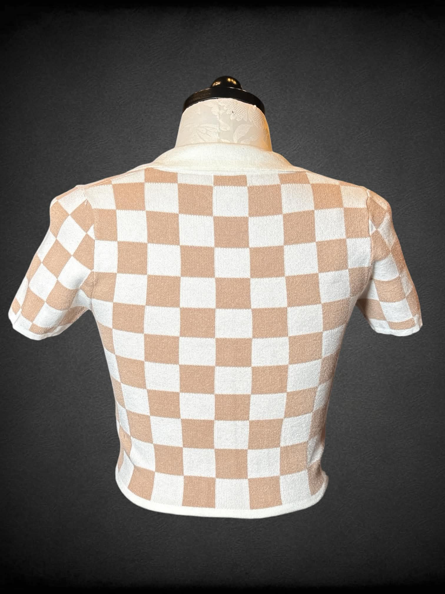 XL Debute brown & white cropped knit top with checkerboard pattern