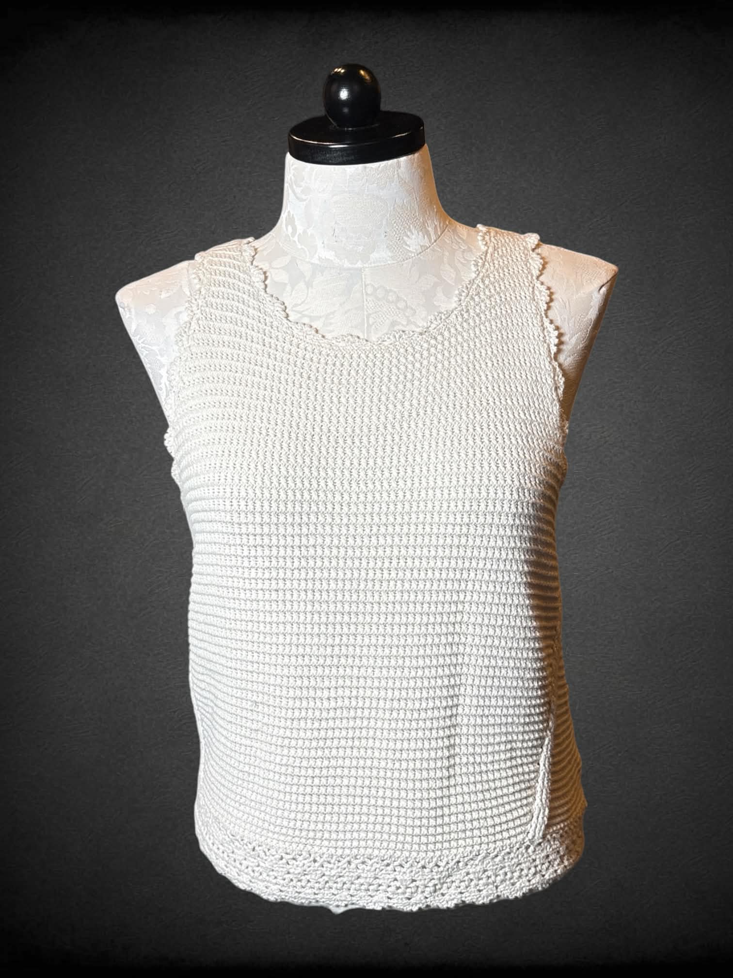 0X Dex white knit top with button and tie string on back