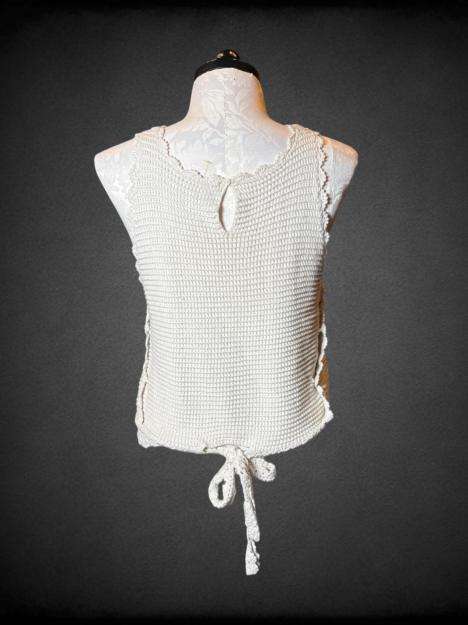 0X Dex white knit top with button and tie string on back
