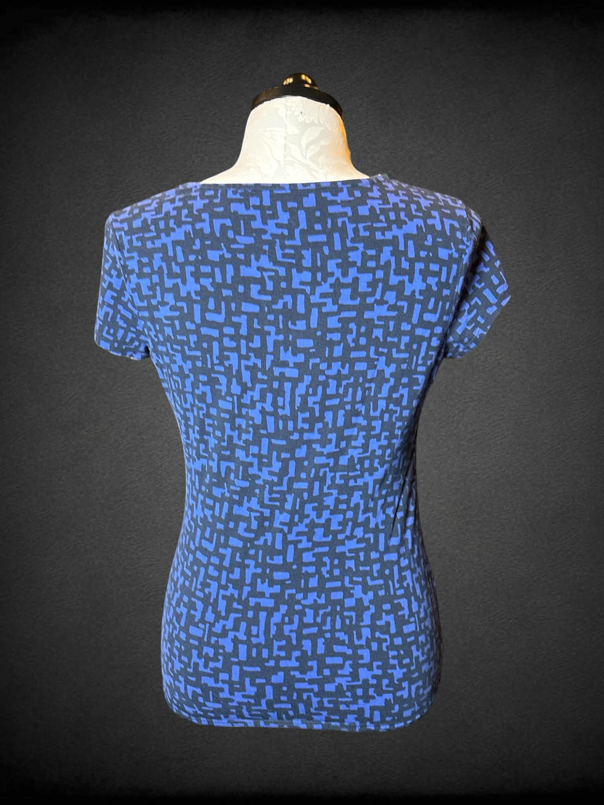 0X Merona blue & black soft t shirt with abstract pattern