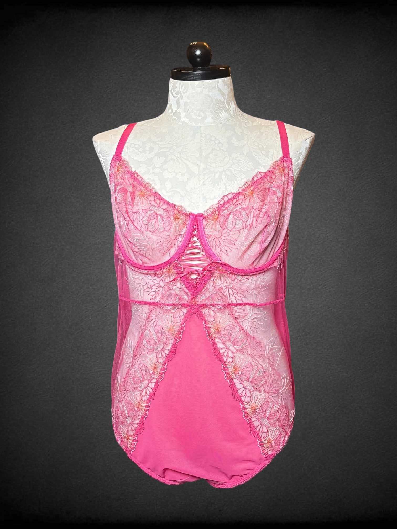 2X Torrid NWT pink mesh lingerie with embroidered floral design on front