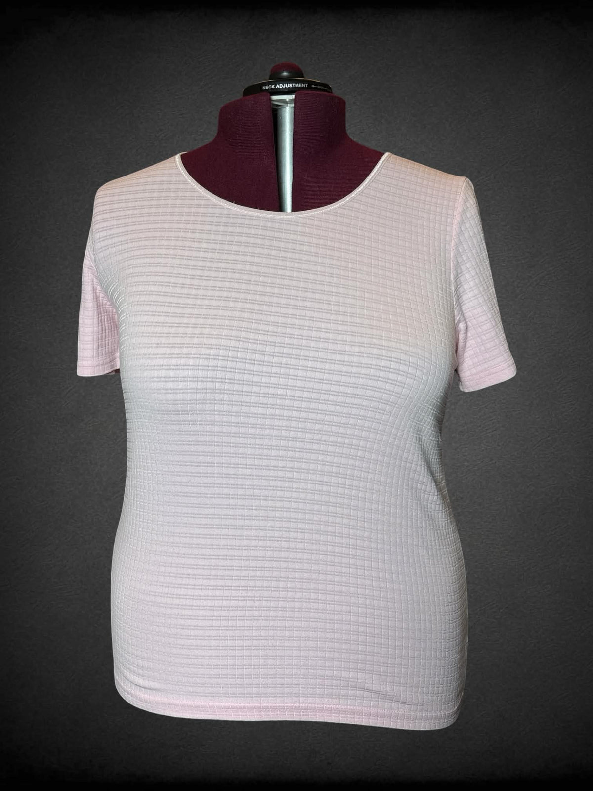 2X Croft & Barrow soft pink t shirt with textured grid design