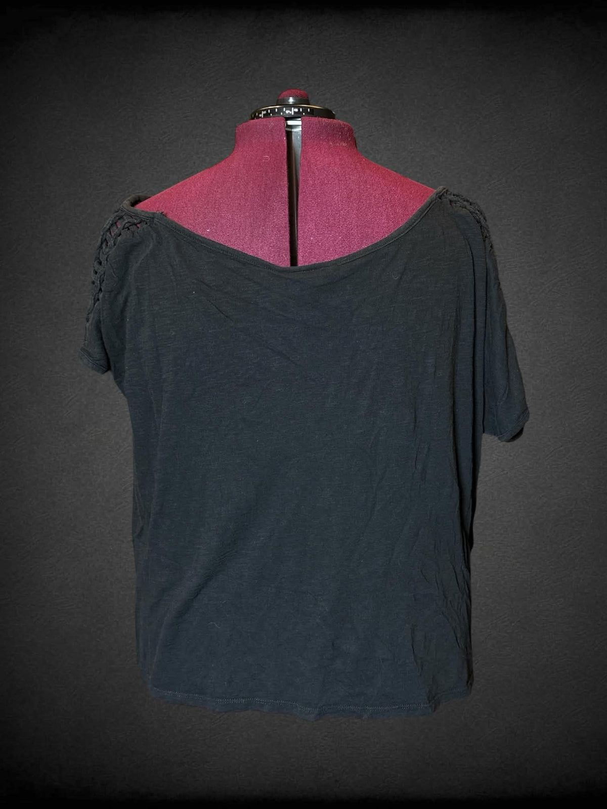 3X Torrid black t shirt sun & moon graphic on front, and woven detailing on shoulders