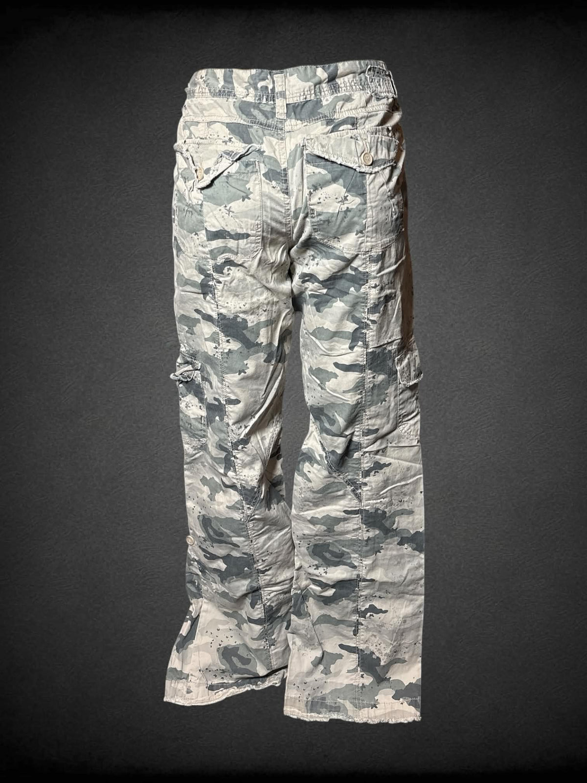 L Union Bay green & beige cargo pants with camo print