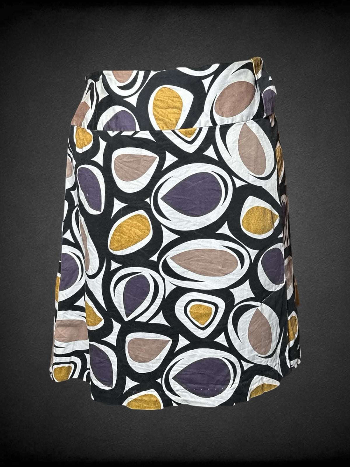0X Lane Bryant vintage white pencil skirt with black, gold and brown abstract pattern, and zipper on back