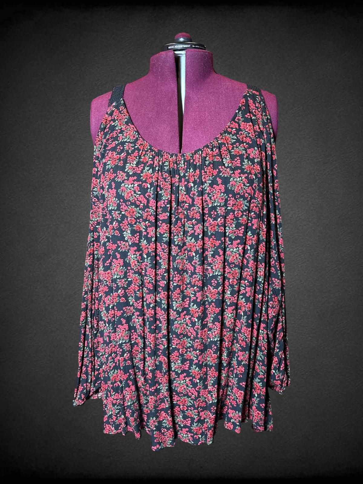 6X Torrid NWT black off-the-shoulder long-sleeve flowy blouse with rose pattern, and adjustable straps