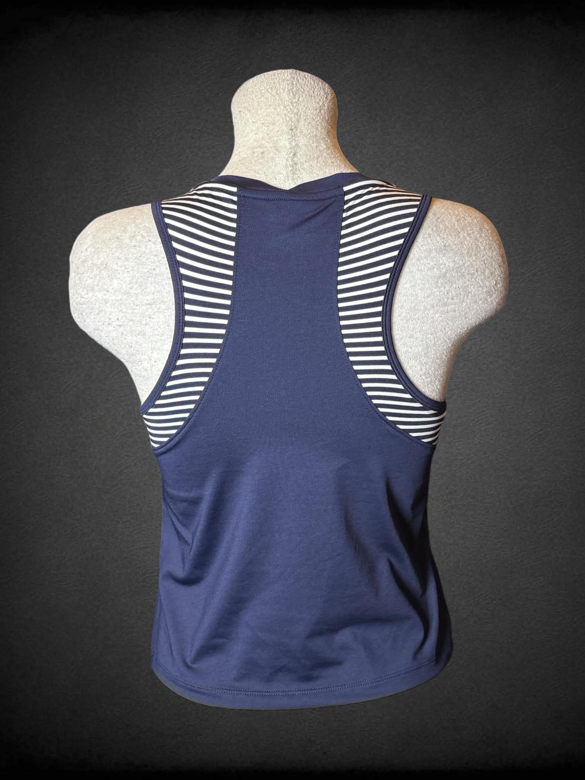 L Sincerely Jules NWT navy sports top with built-in sports bra, and striped design